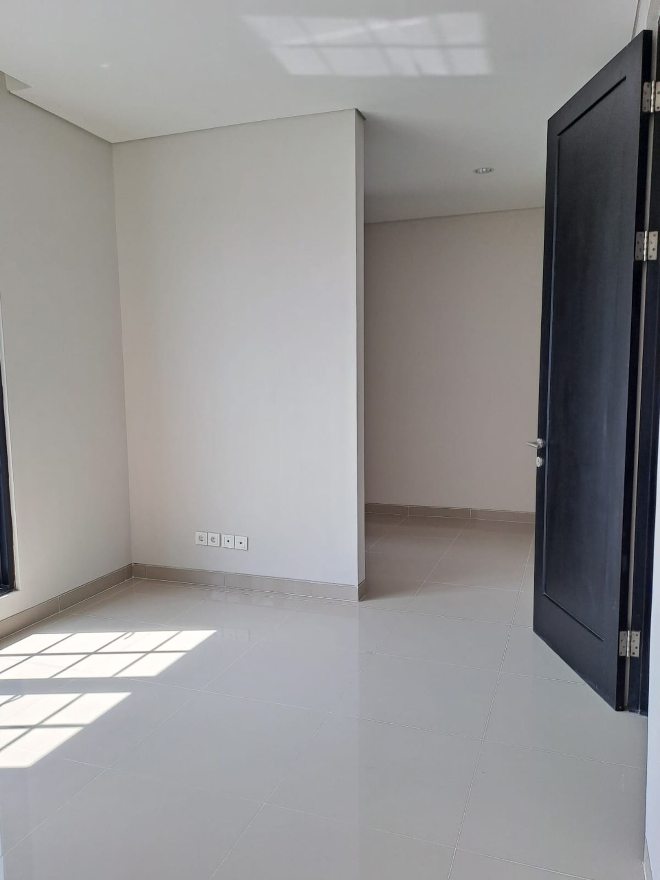 Disewakan Rumah New Dian Istana Graha Surabaya