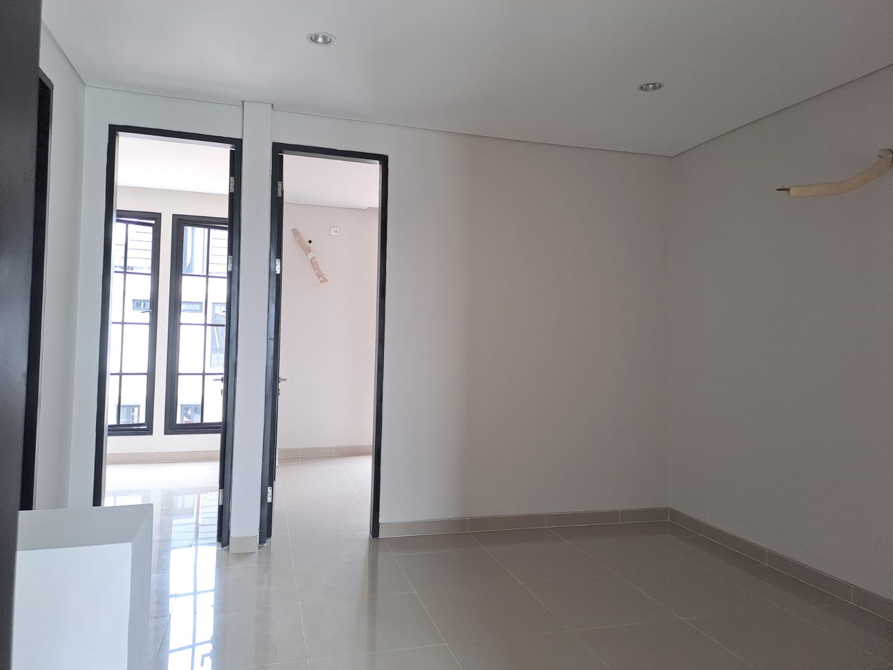 Disewakan Rumah New Dian Istana Graha Surabaya