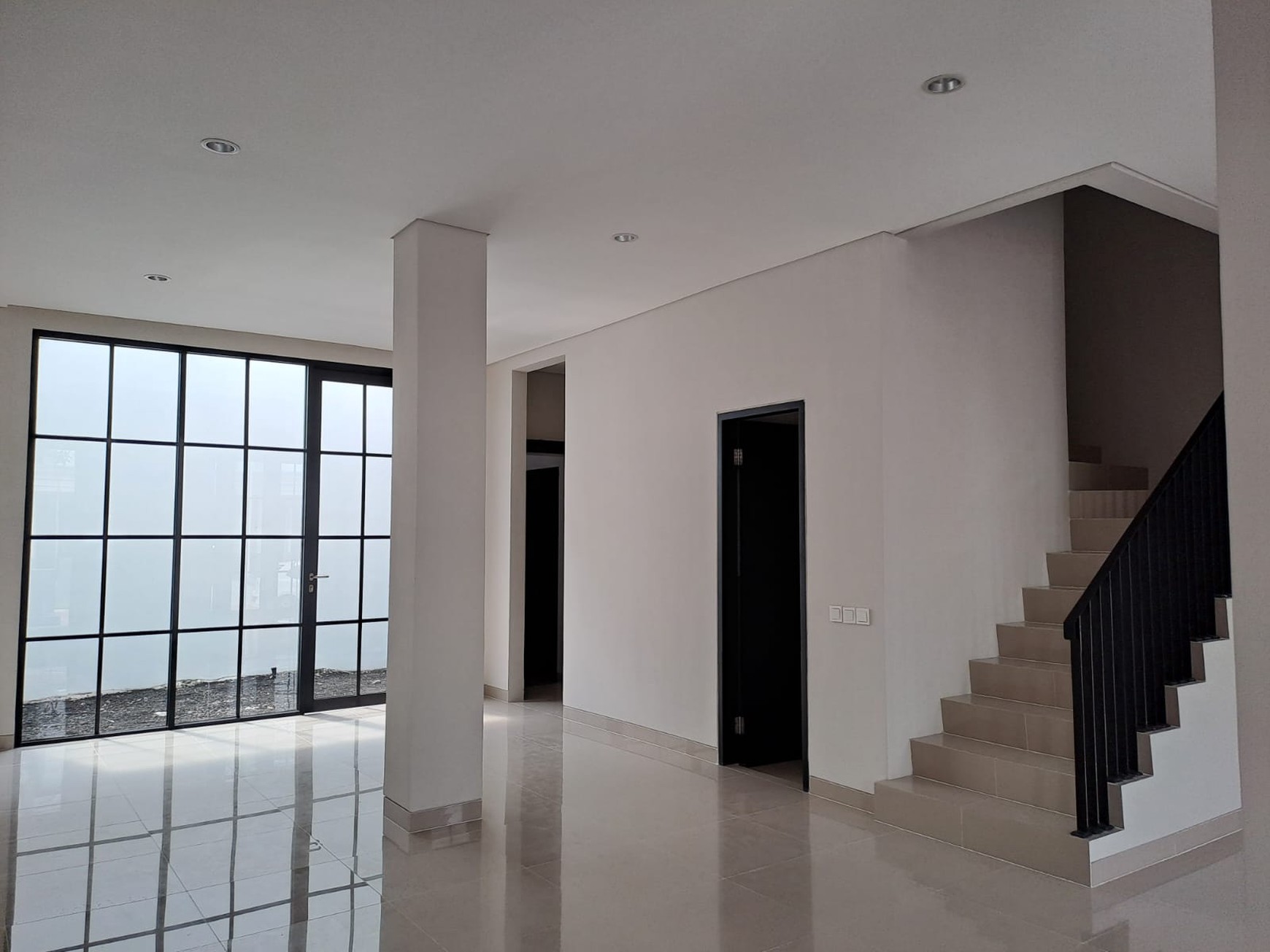 Disewakan Rumah New Dian Istana Graha Surabaya