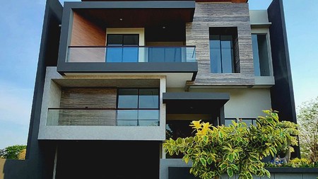 Jual Rumah Luxury Pakuwon Indah Dekat PAKUWON Mall Surabaya