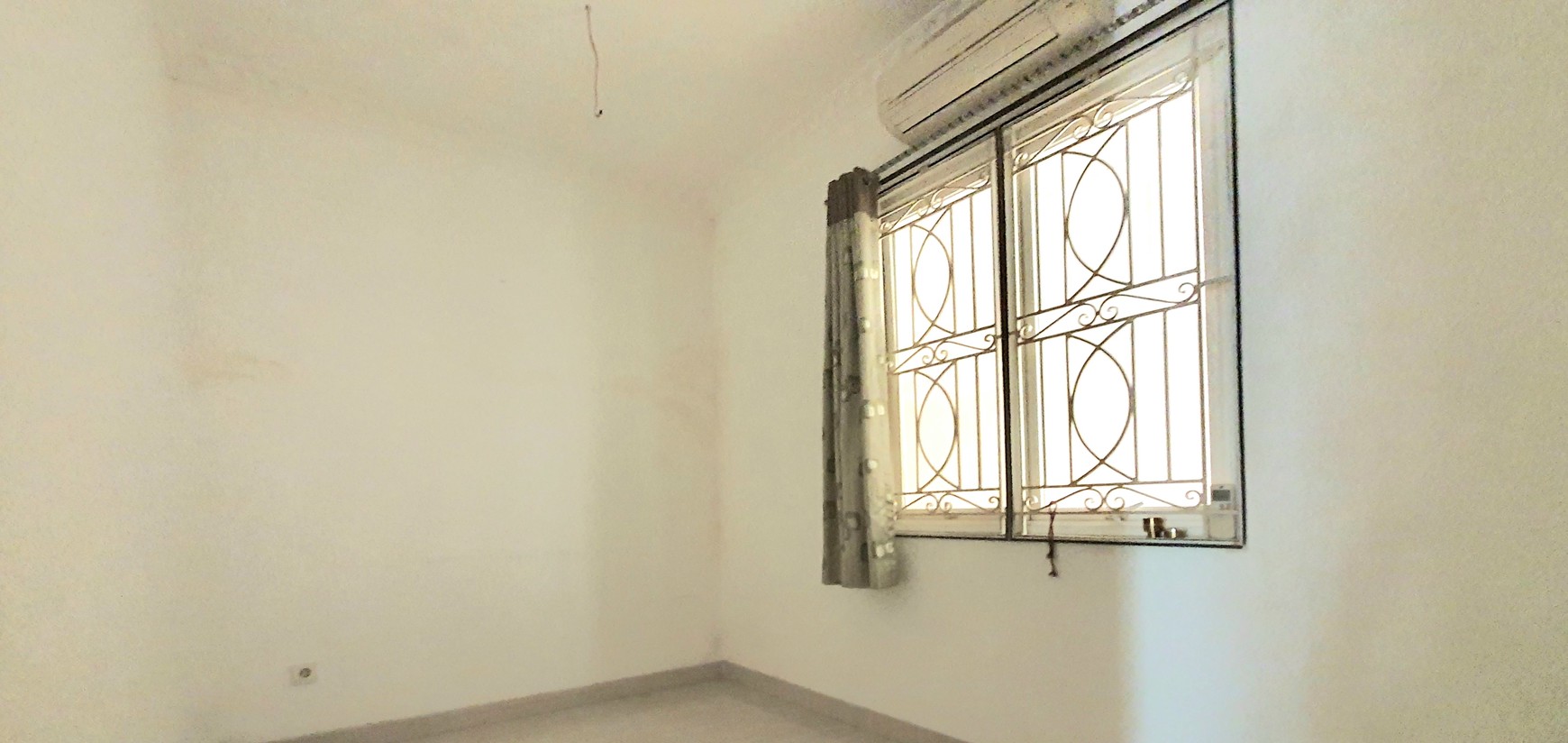 Rumah cantik di Cluster Clover, Grand Orchard, Kelapa Gading. Rapih, siap huni.