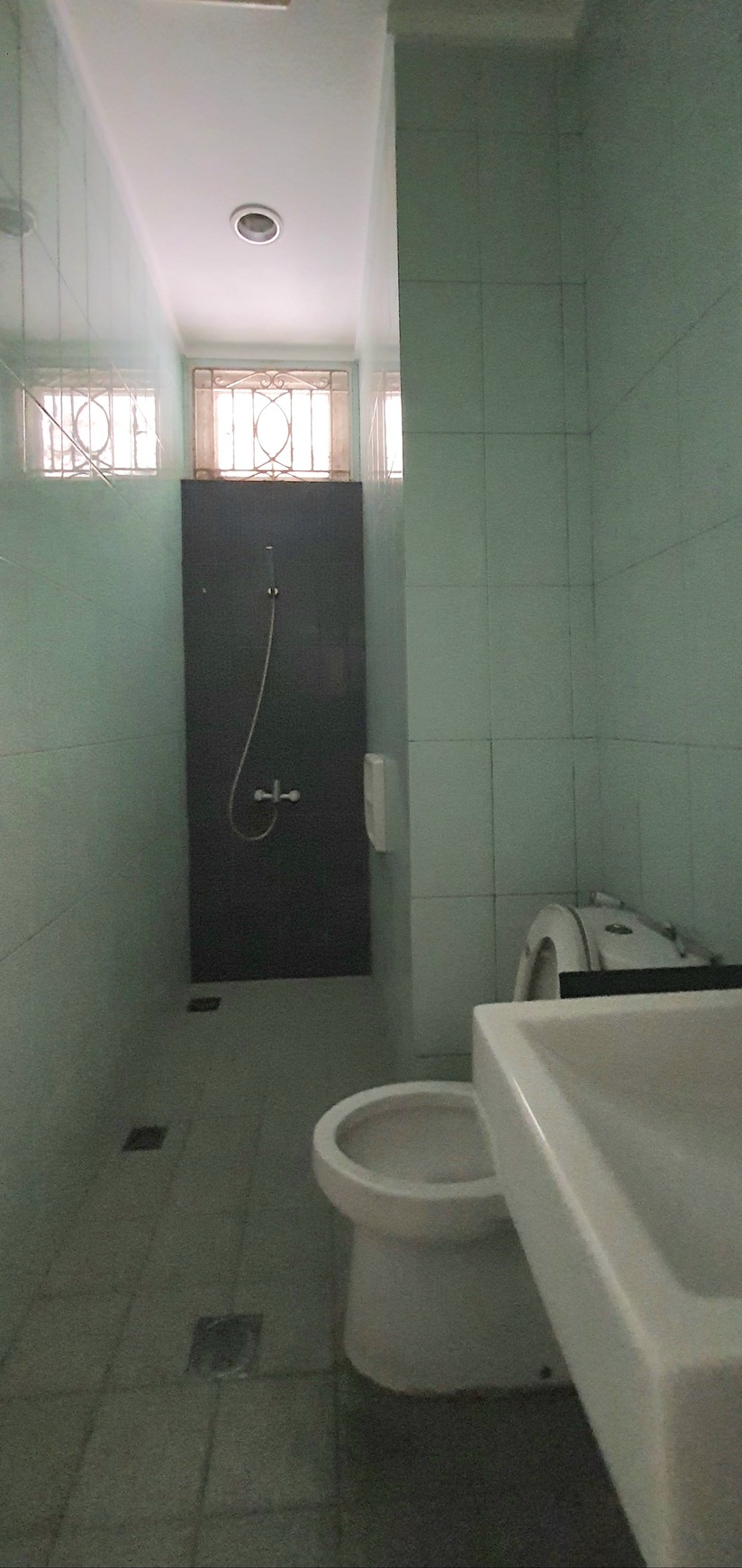 Rumah cantik di Cluster Clover, Grand Orchard, Kelapa Gading. Rapih, siap huni.