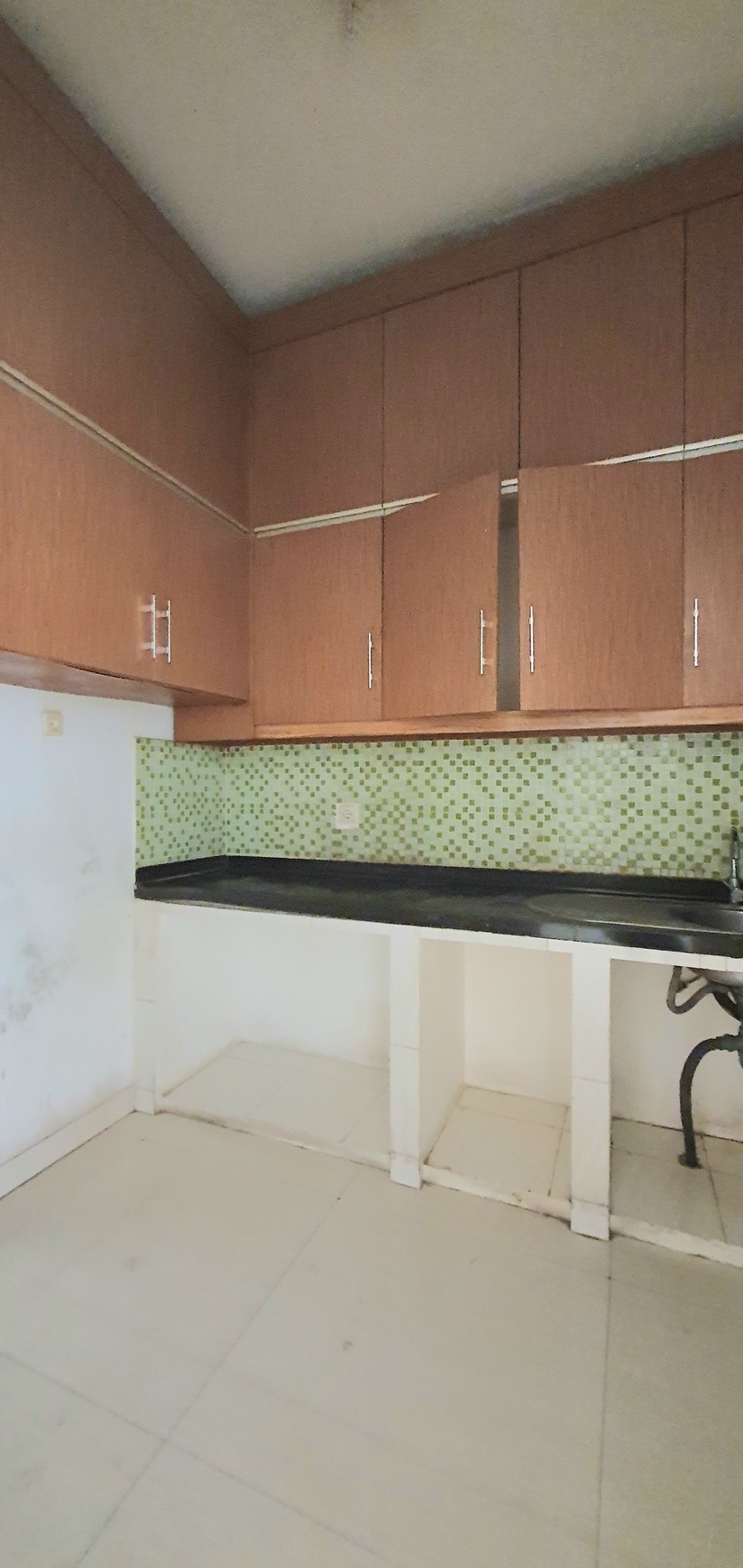 Rumah cantik di Cluster Clover, Grand Orchard, Kelapa Gading. Rapih, siap huni.