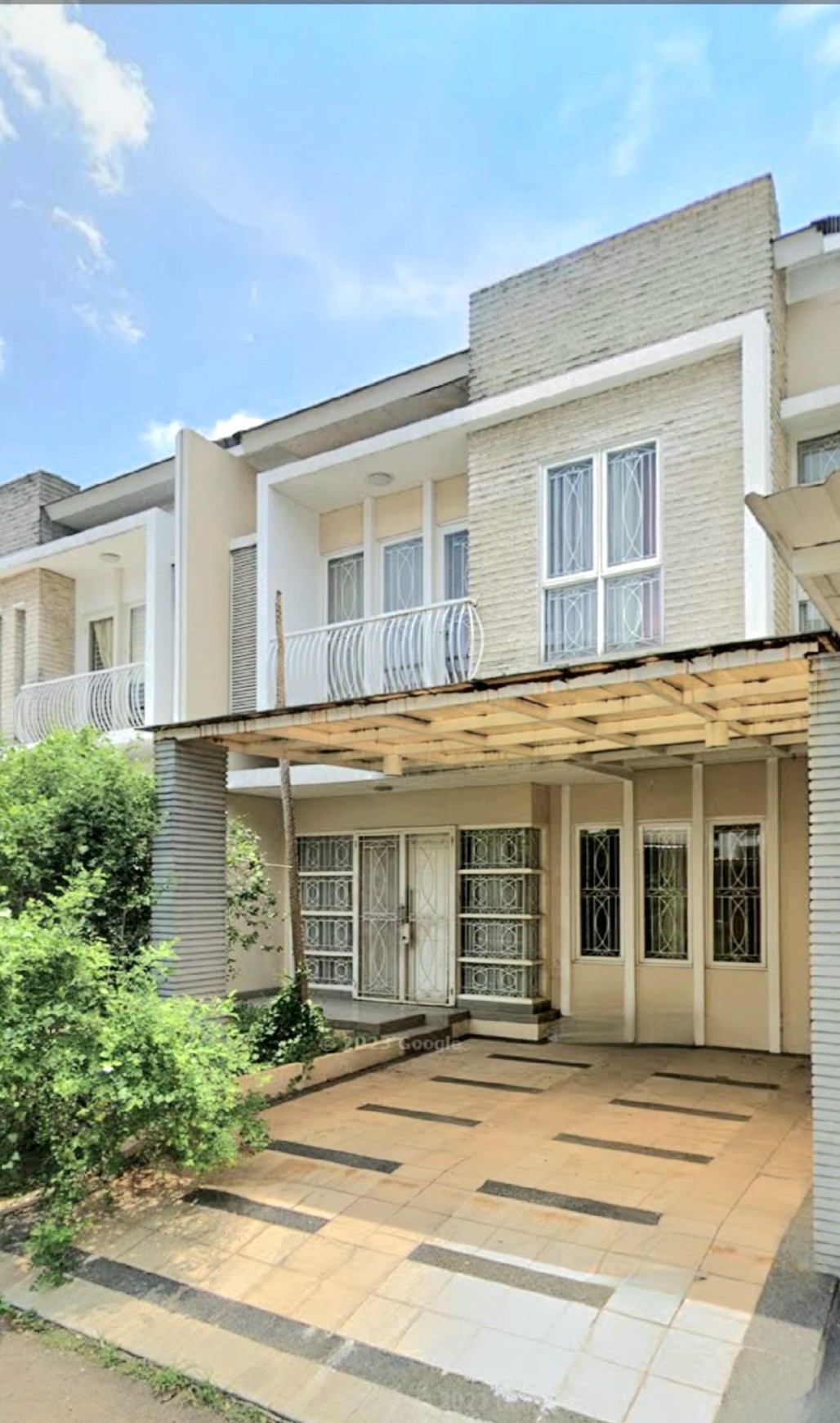 Rumah cantik di Cluster Clover, Grand Orchard, Kelapa Gading. Rapih, siap huni.