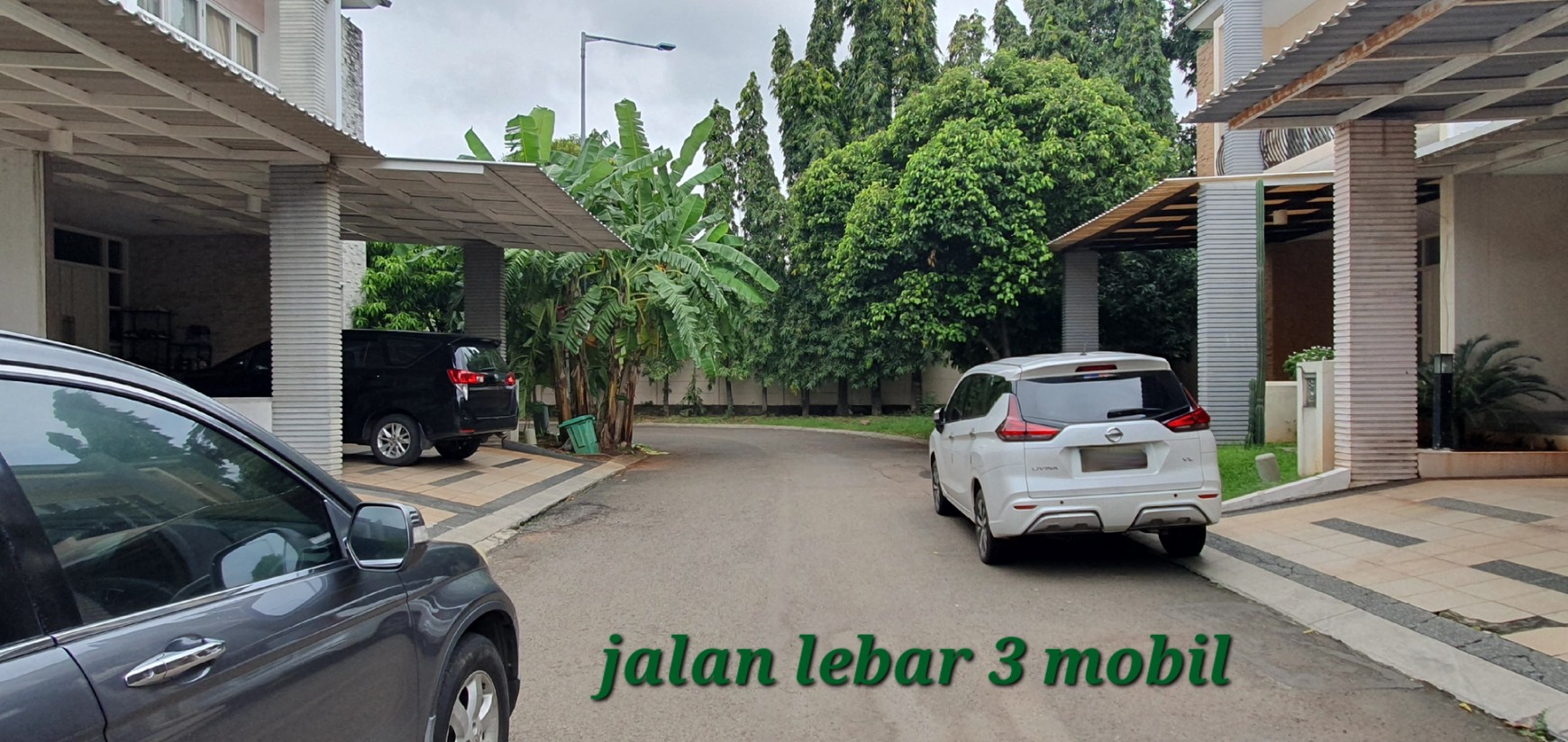 Rumah cantik di Cluster Clover, Grand Orchard, Kelapa Gading. Rapih, siap huni.