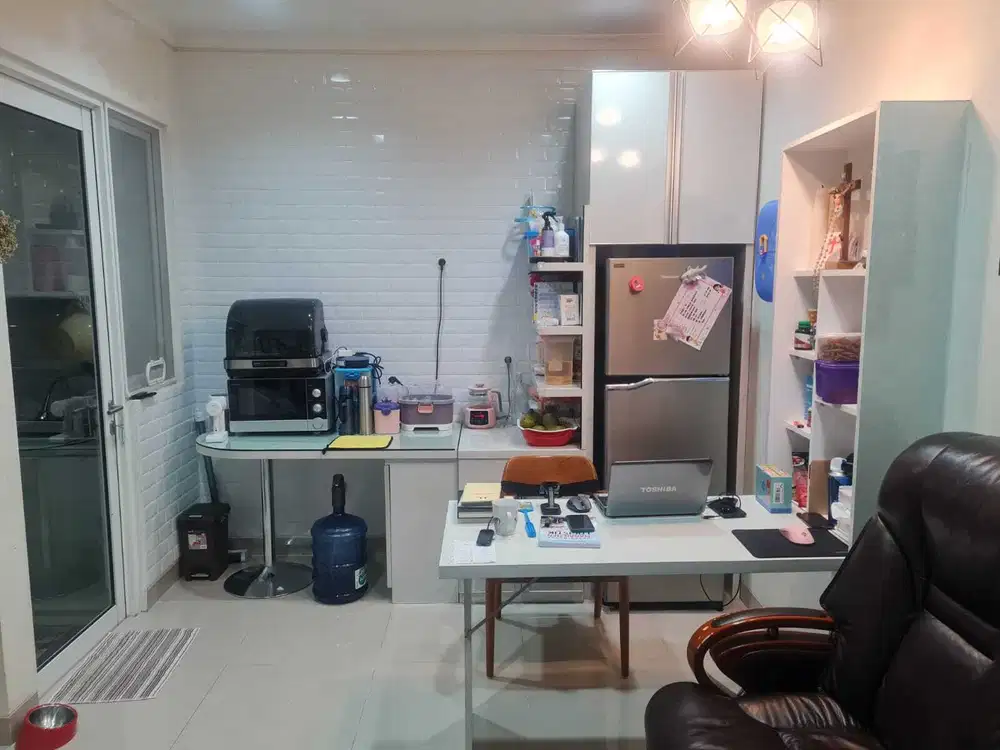 Termurah. Rumah hoek di cluster Tesla, Gading Serpong