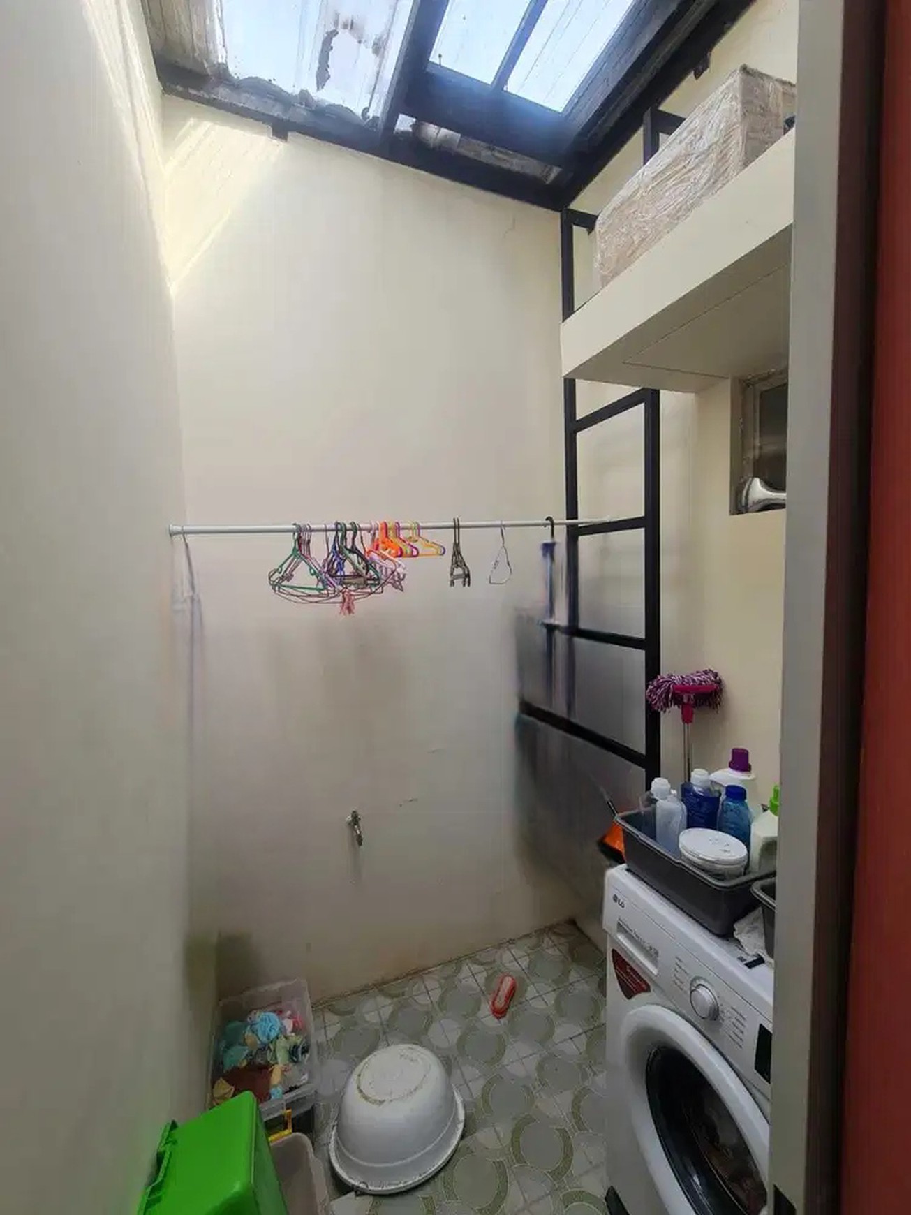 Termurah. Rumah hoek di cluster Tesla, Gading Serpong