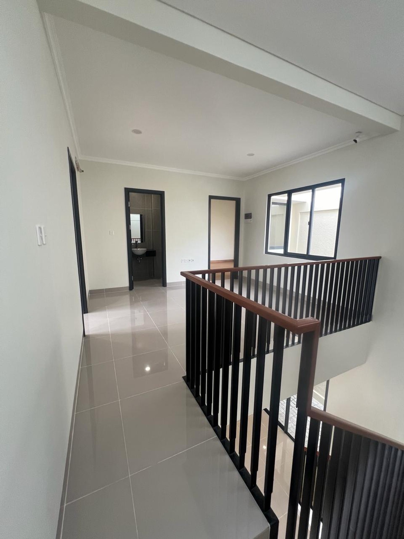Hot Price. Rumah mewah cluster Carson, Gading Serpong