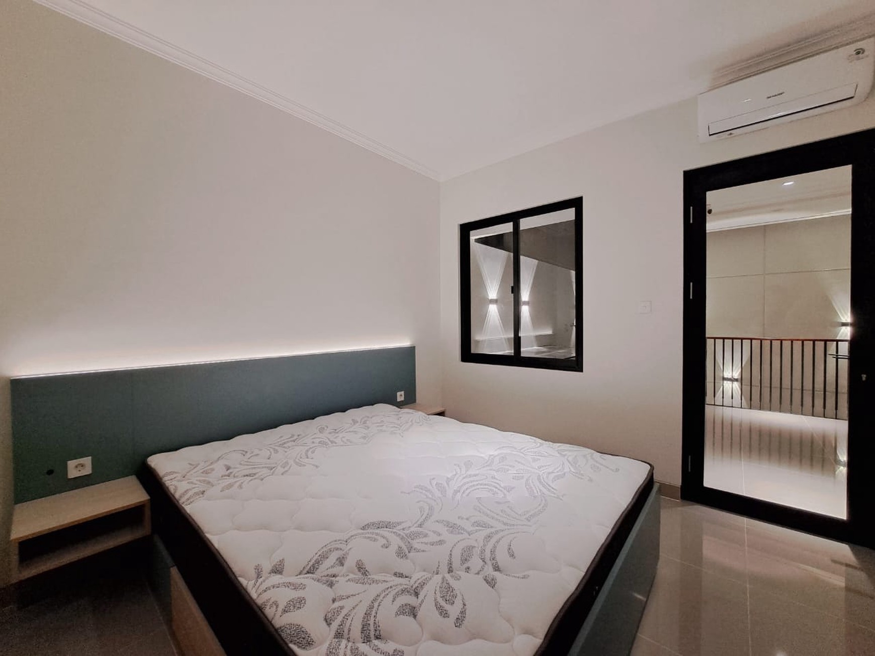 Flash Sale. Rumah mewah Cluster Carson, Gadung Serpong