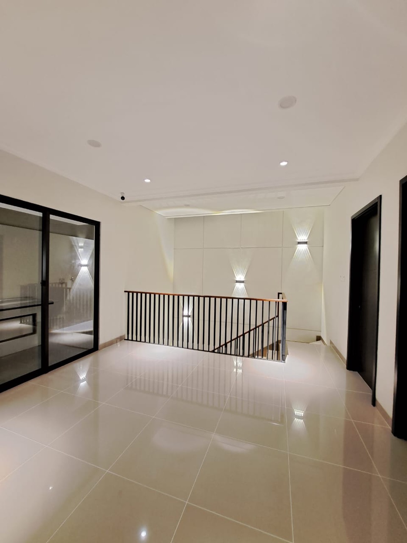 Flash Sale. Rumah mewah Cluster Carson, Gadung Serpong
