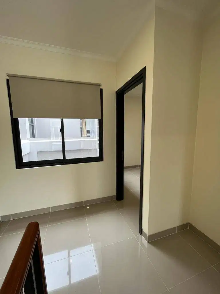 Termurah. Rumah modern cluster Baroni, Gading Serpong.