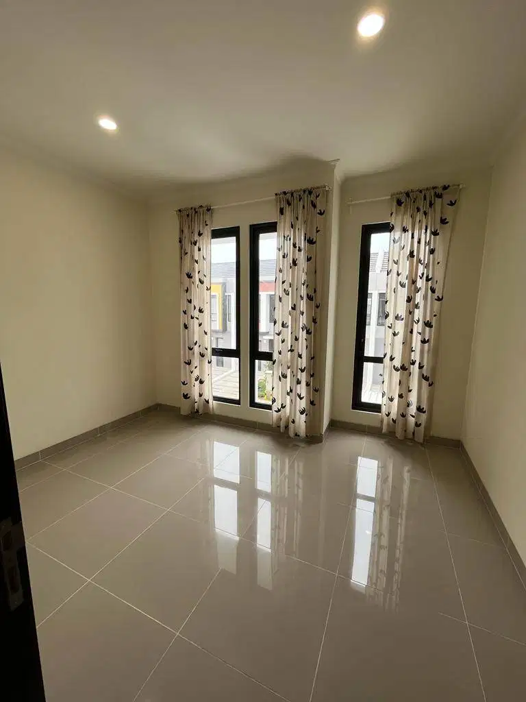 Termurah. Rumah modern cluster Baroni, Gading Serpong.
