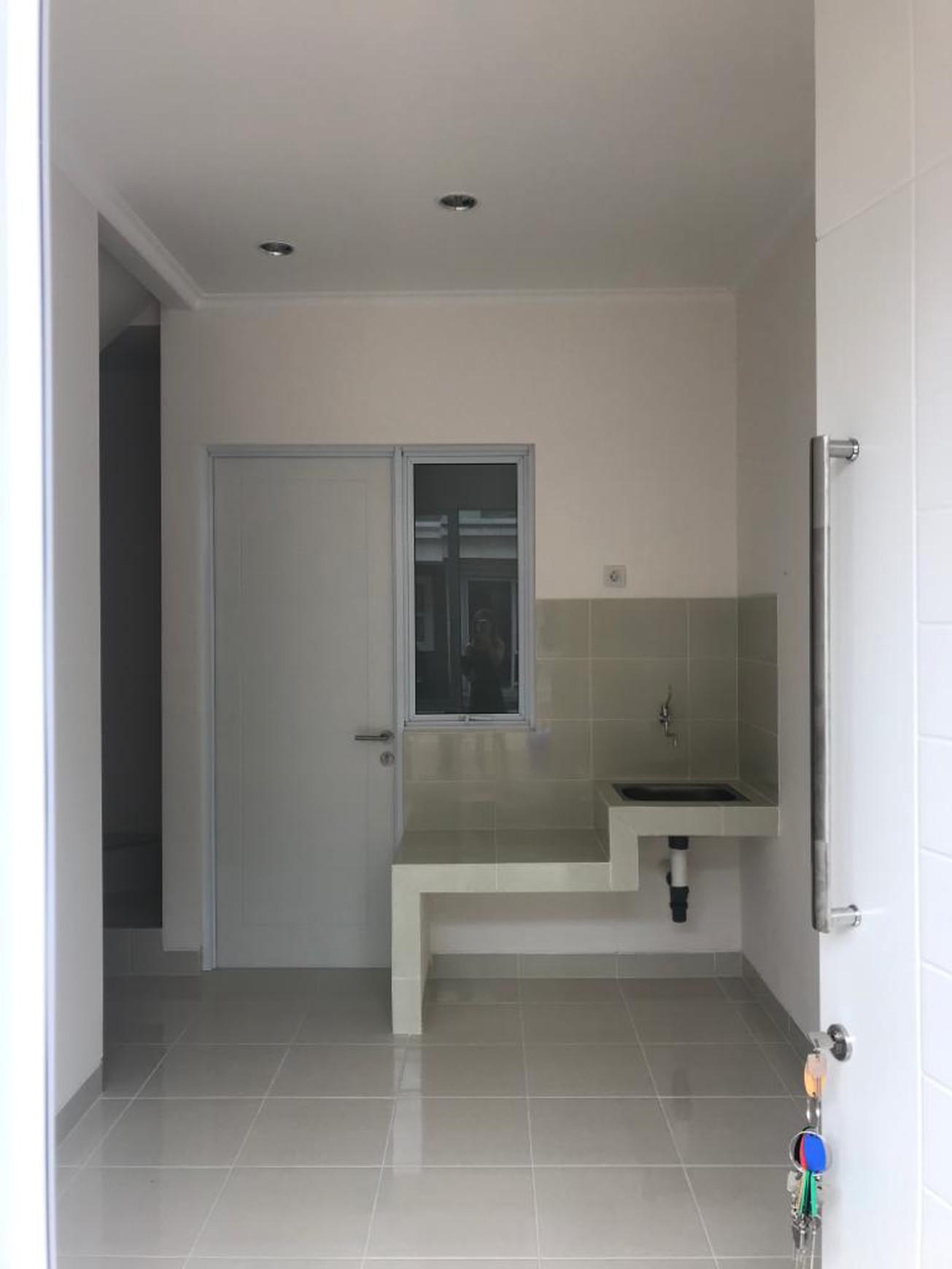 Turun harga. Rumah modern cluster Amarillo, Gading Serpong.