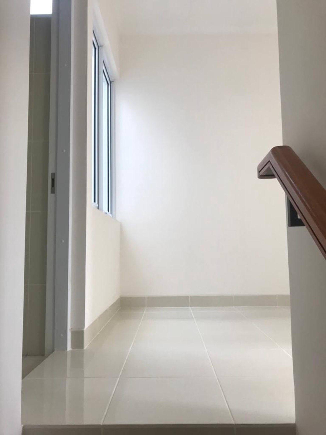Turun harga. Rumah modern cluster Amarillo, Gading Serpong.