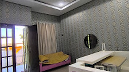 Rumah Modern Pinggir Jalan Utama