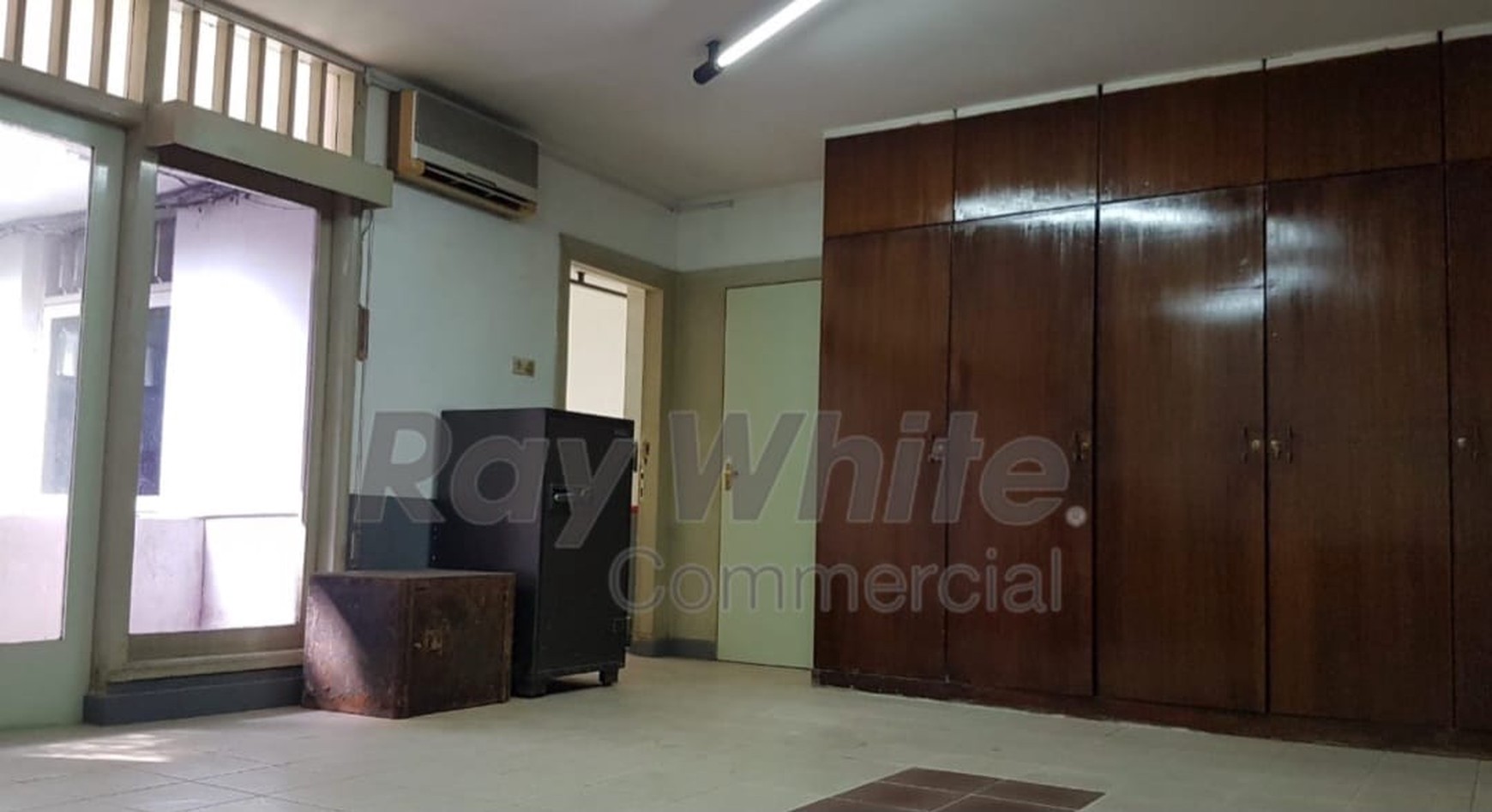 Tanah dan Bangunan Strategis, Lokasi Premium, Harga Menarik, di Jl. Prof. Dr. Soepomo, Tebet, Jakarta Selatan.