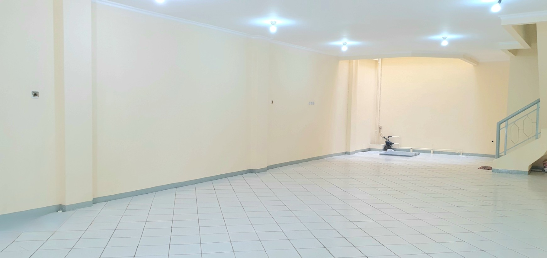 Ruko Gading Kirana Timur, Kelapa Gading. Zona komersial. Rapih, bersih, sudah direnovasi dan cat ulang. Siap pakai