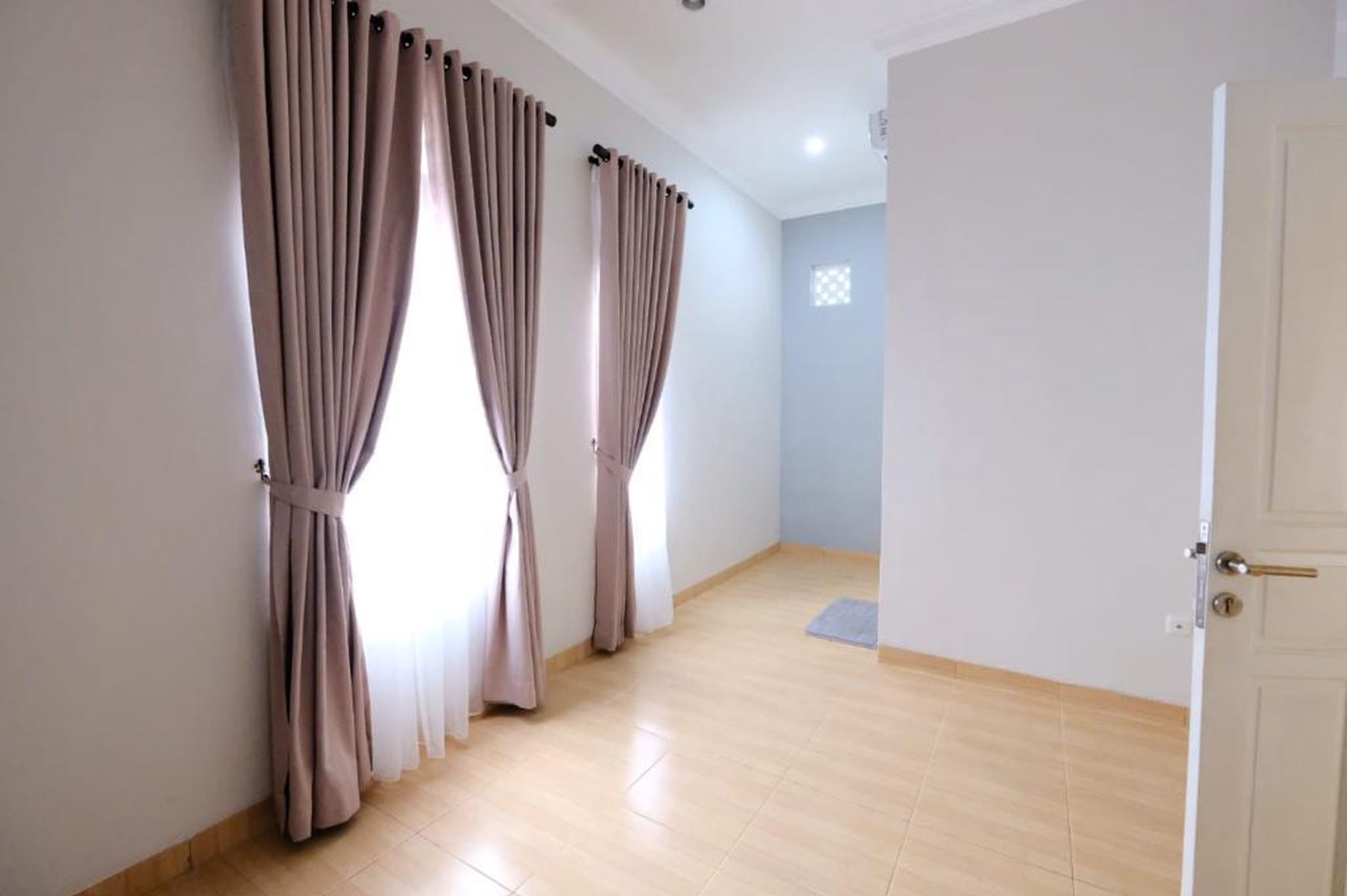 Rumah Siap Huni Luas Tanah 404m2 Area Pejaten Barat Kemang Timur