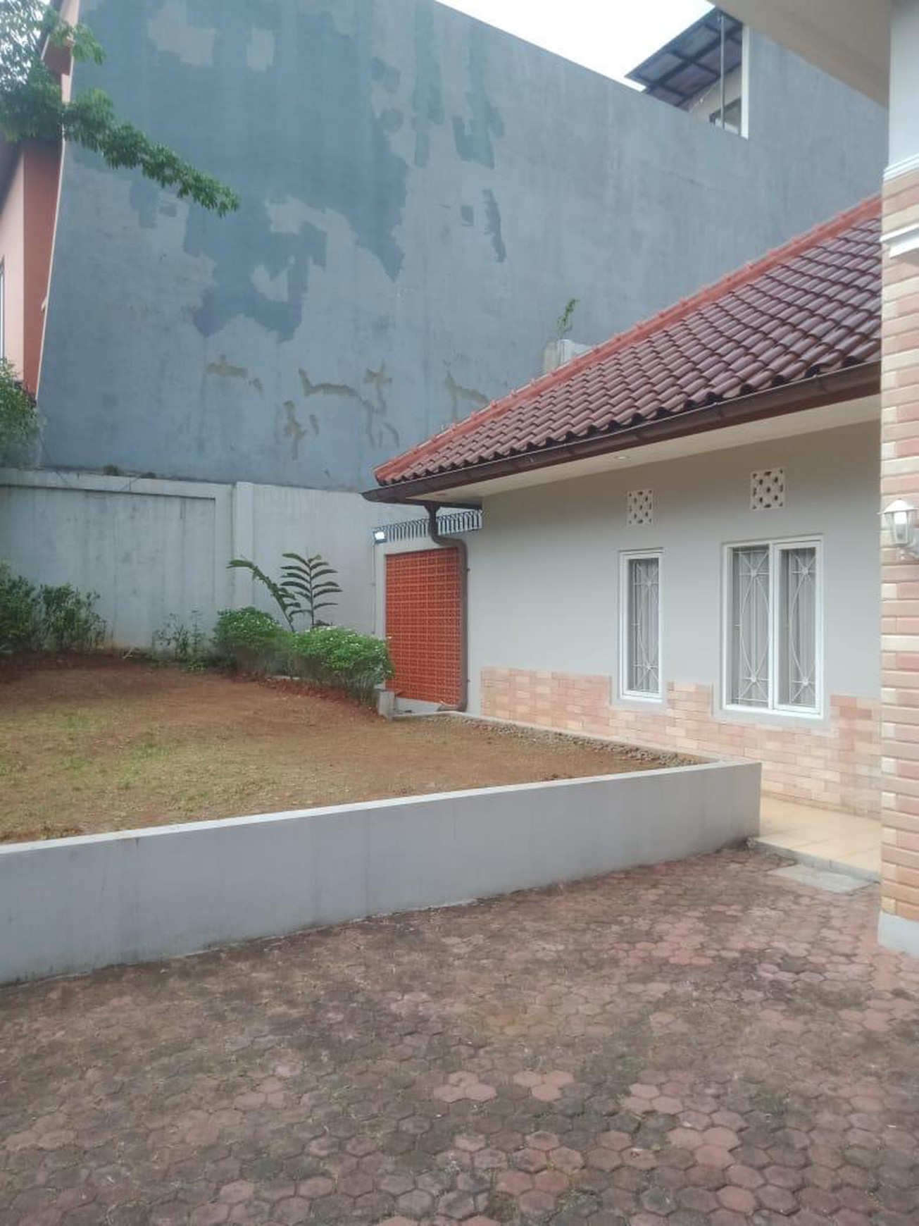Rumah Siap Huni Luas Tanah 404m2 Area Pejaten Barat Kemang Timur