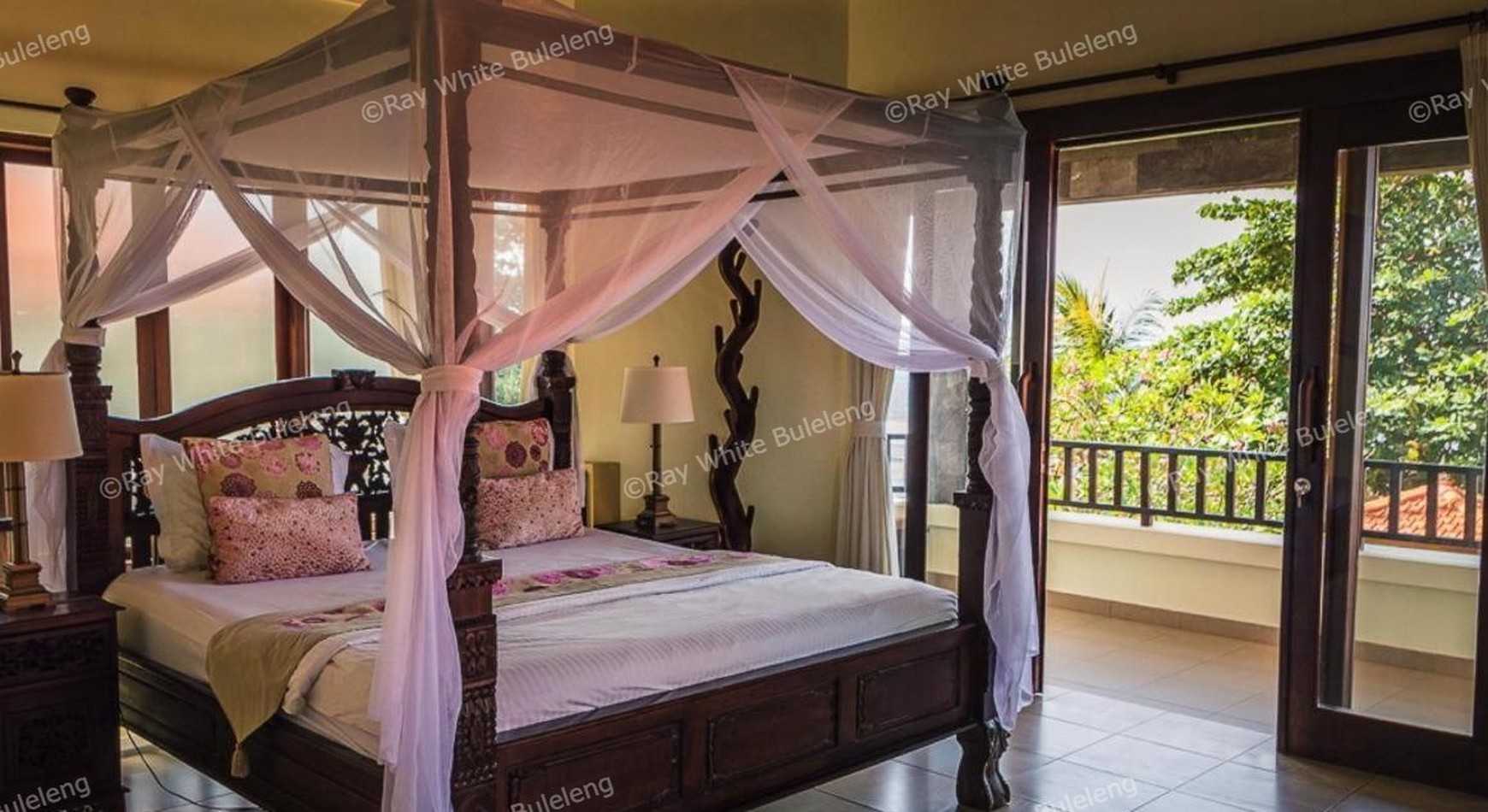 Beach Front Hotel In Perfect State For Sale