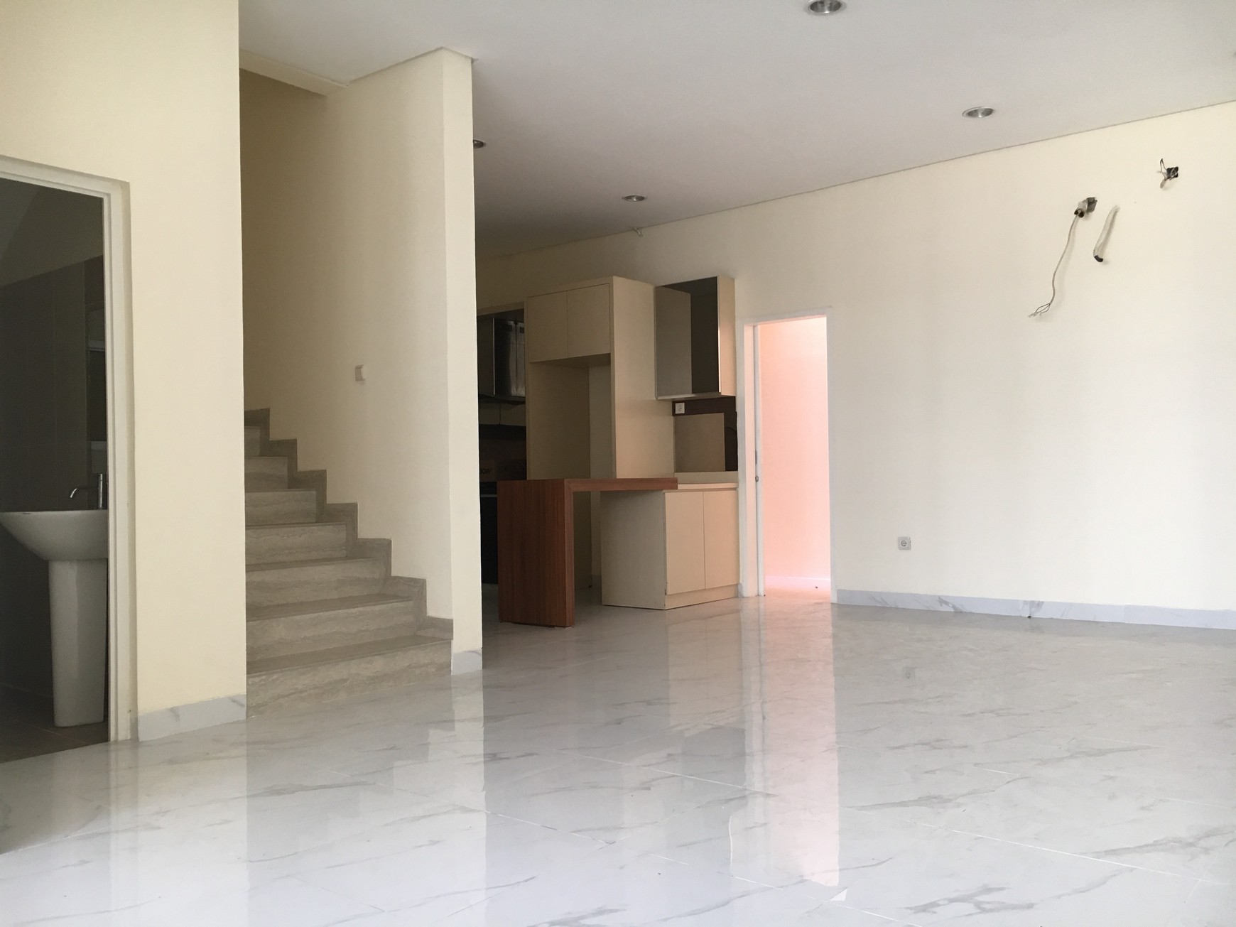 Rumah di Garden House PIK