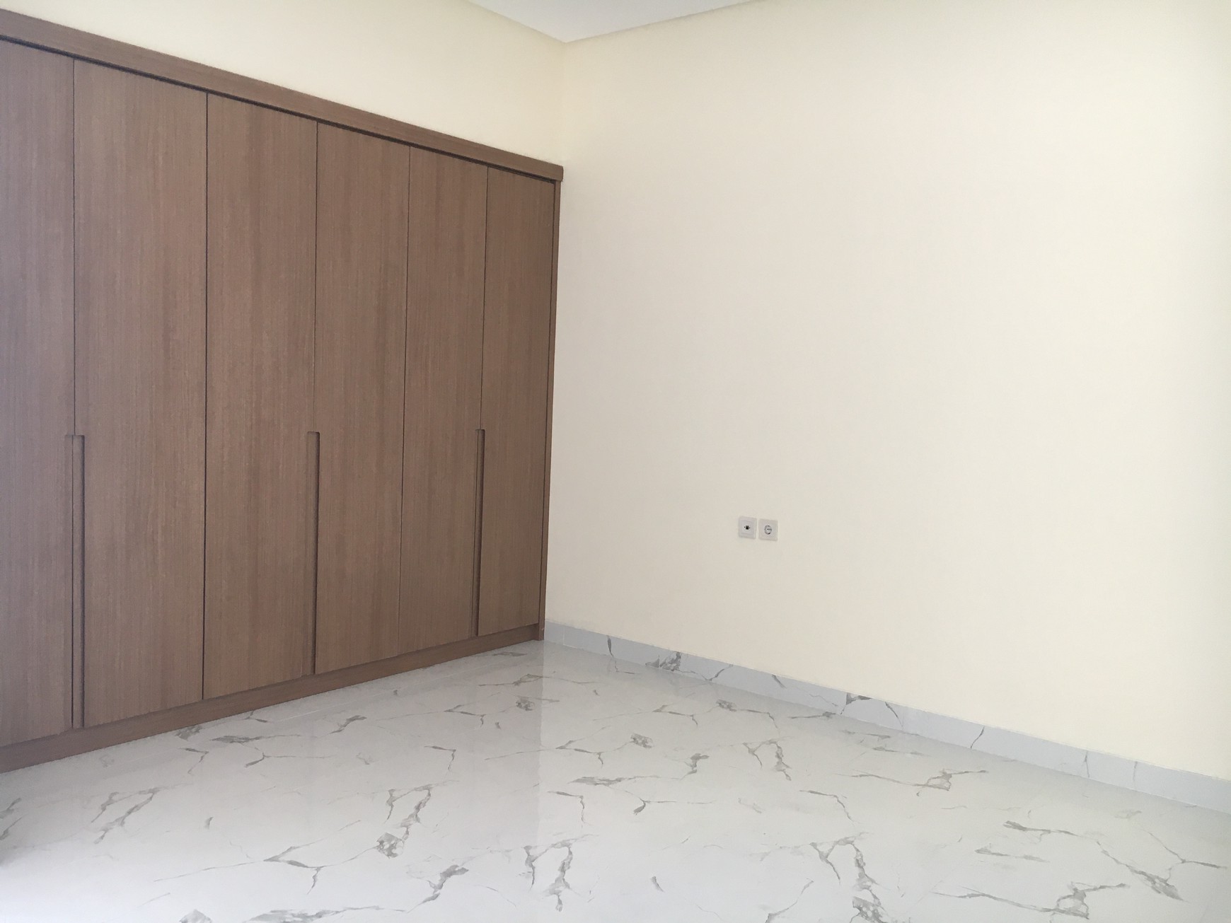 Rumah di Garden House PIK