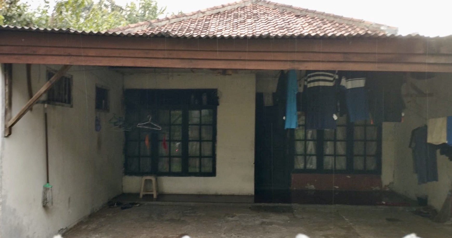 RUMAH TUA DI CIPUTAT