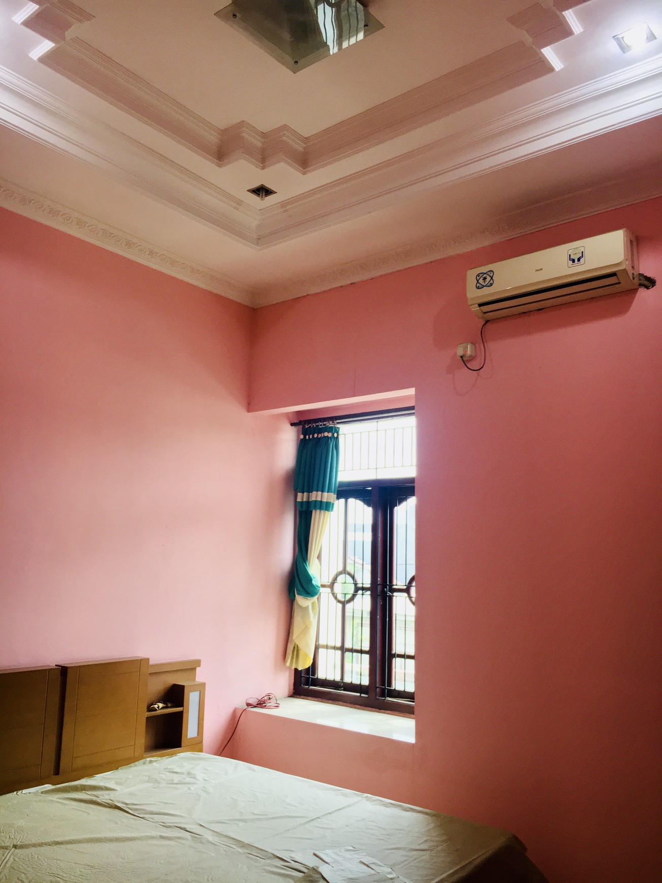 RUMAH DI TAMAN SURYA 3