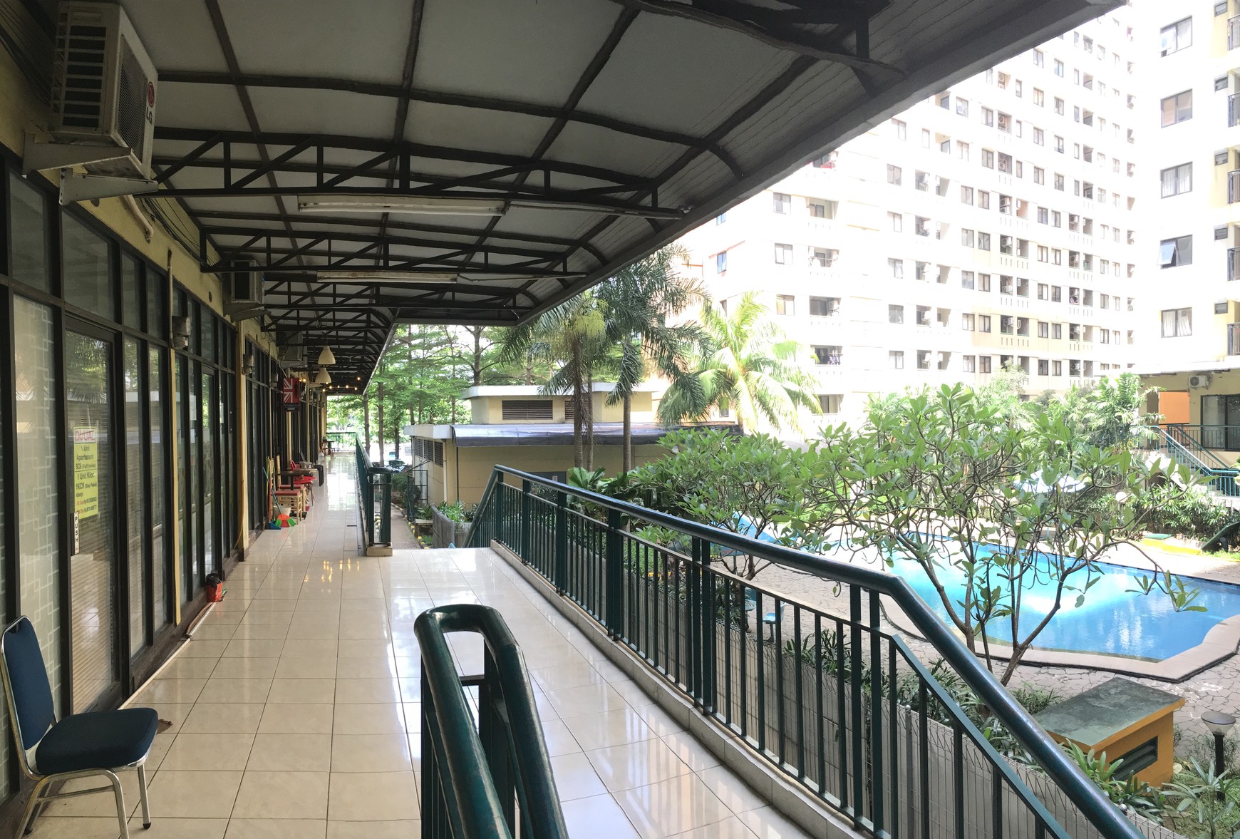 KIOS DI APARTEMEN KEBAGUSAN CITY, JAKARTA SELATAN.