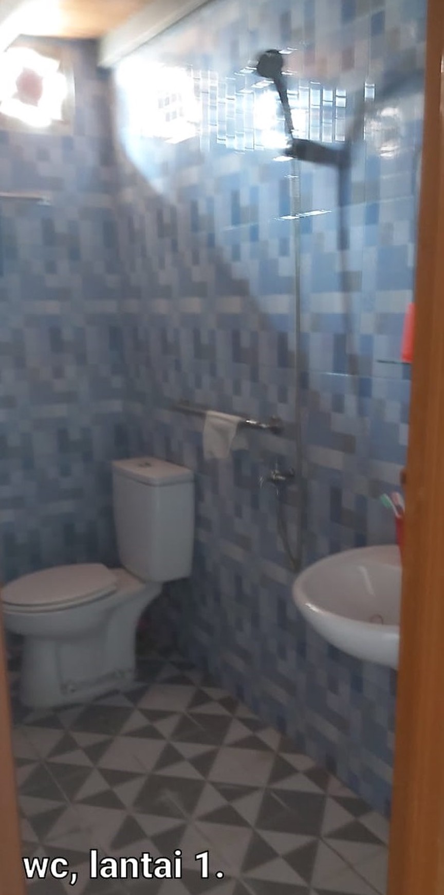Disewakan ruko di latumenten
