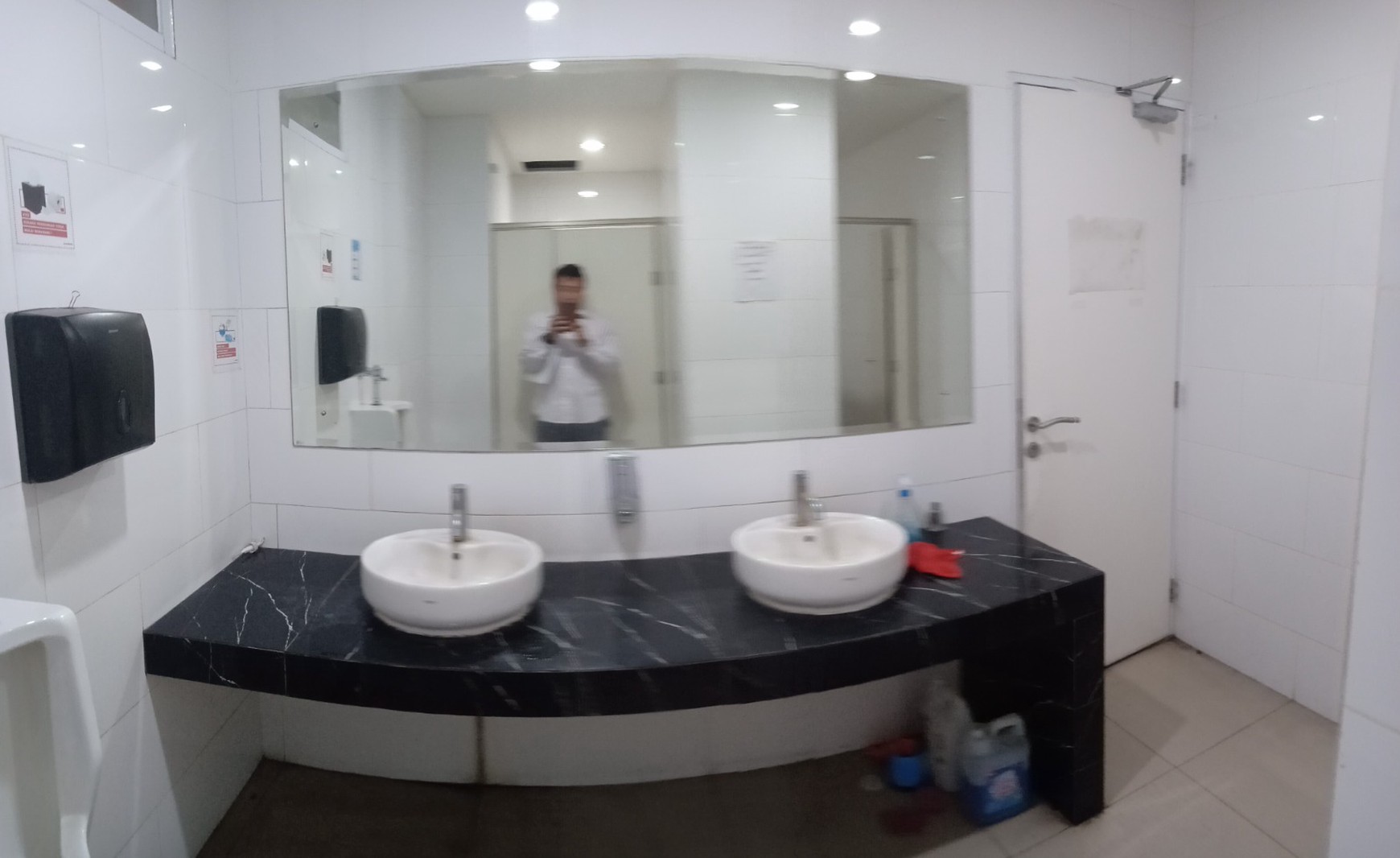 Disewakan ruko gandeng di jalan juanda jakarta pusat