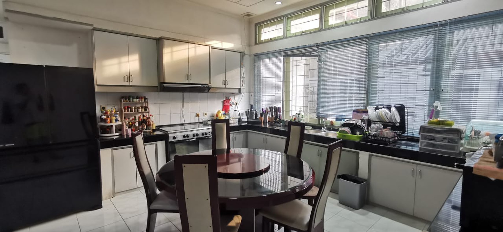 Dijual rumah di mangga besar