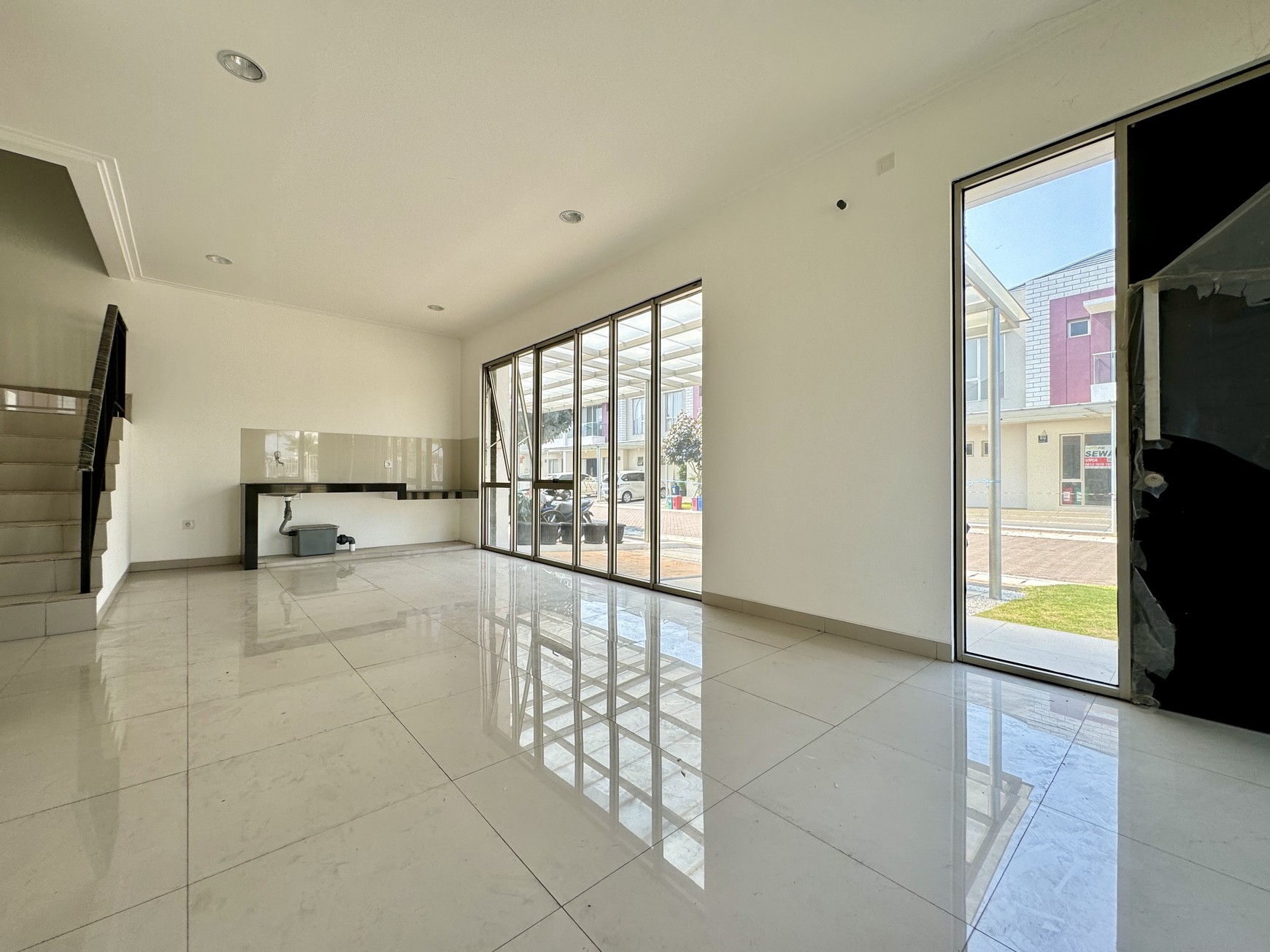 Disewa Rumah di Pik 2, Cluster Riverside