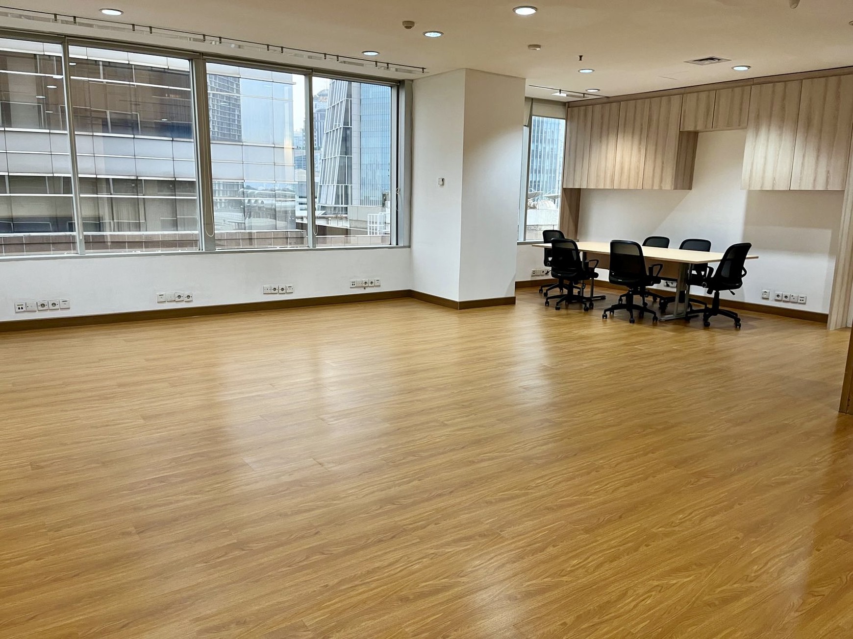 For Rent Office Space at Menara Sudirman, South Jakarta