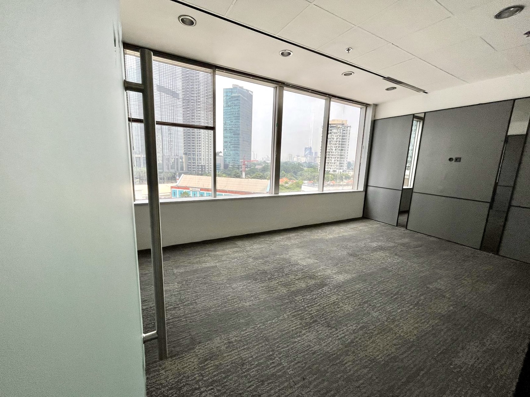 For Rent Office Space at Menara Sudirman, South Jakarta