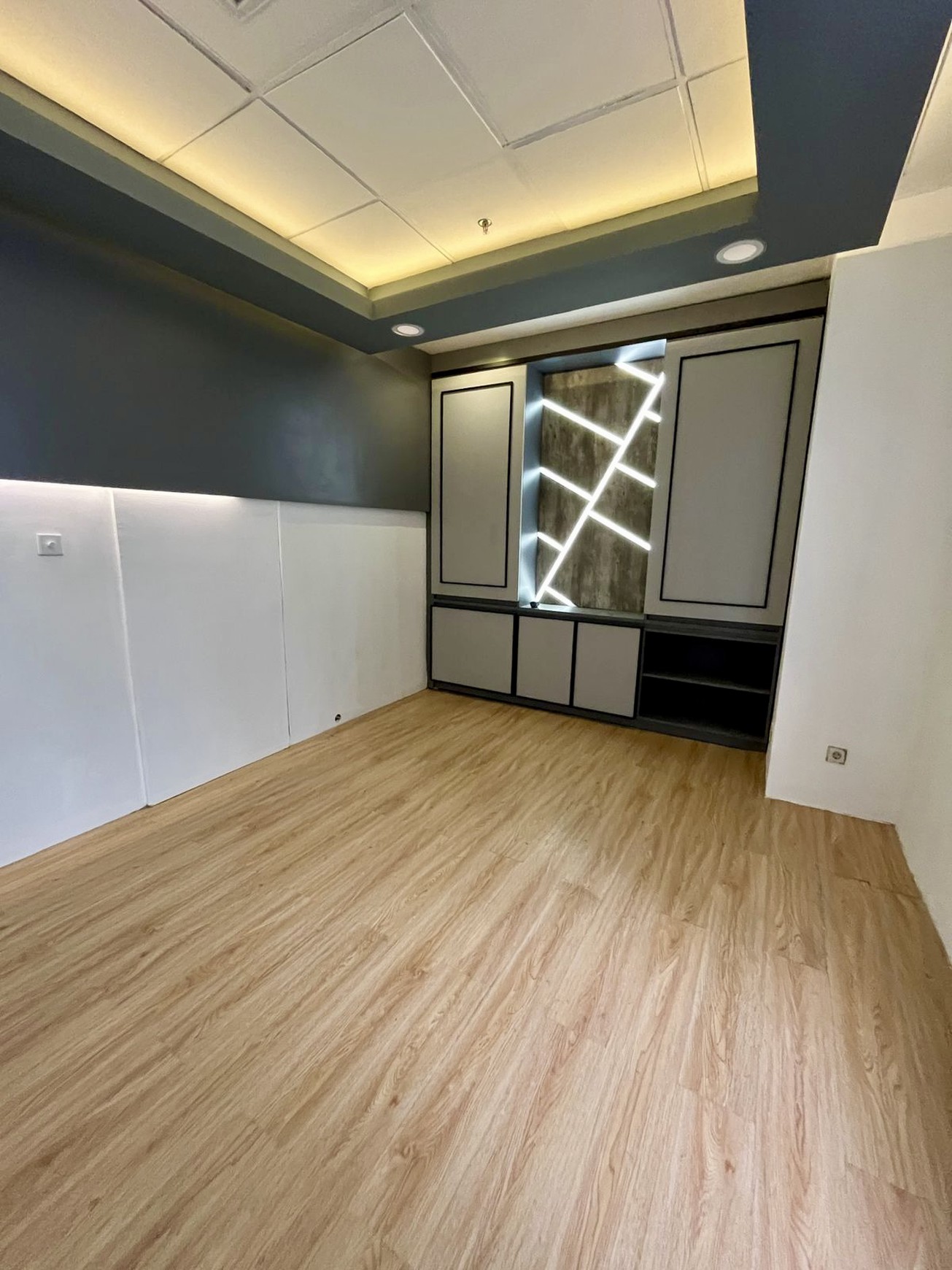 For Rent Office Space at Menara Sudirman, South Jakarta