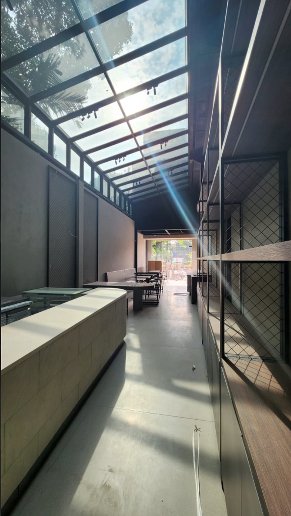 Gedung Showroom Kantor 2 Lantai di Slipi Jakarta Barat