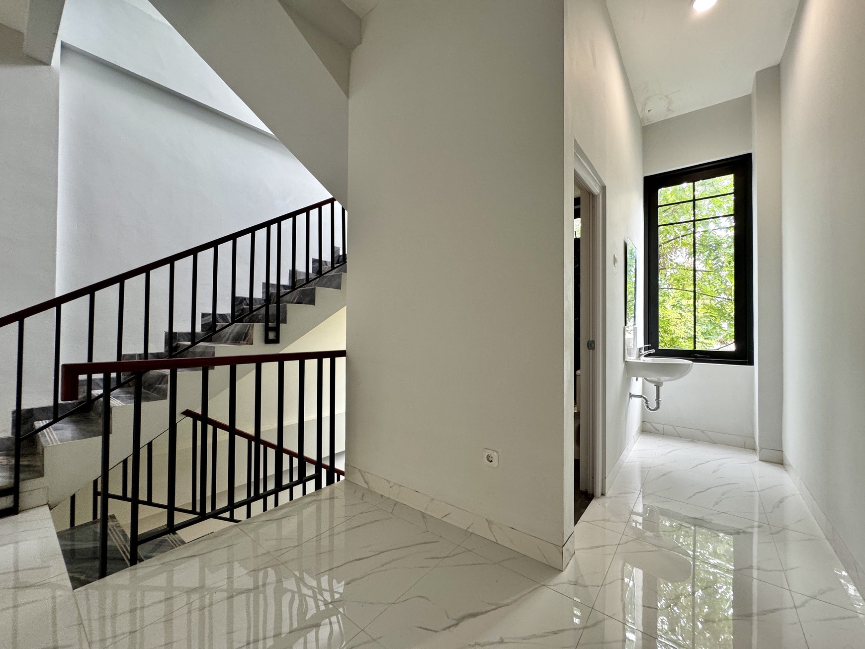 Dijual Ruko di Jalan Setia Warga Jelambar Baru, Jakarta Barat