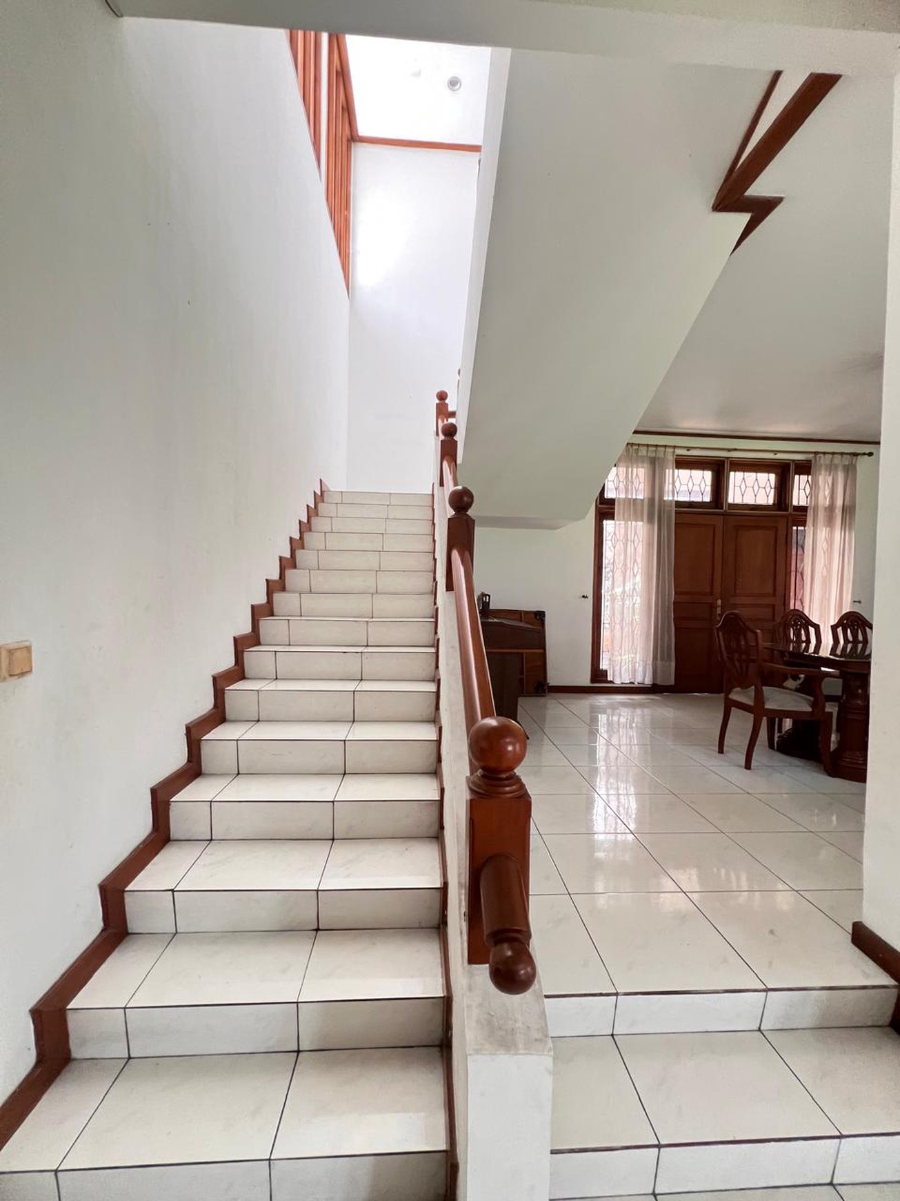 Rumah Bagus Di Jl Ismaya Cinere Depok Jawa Barat