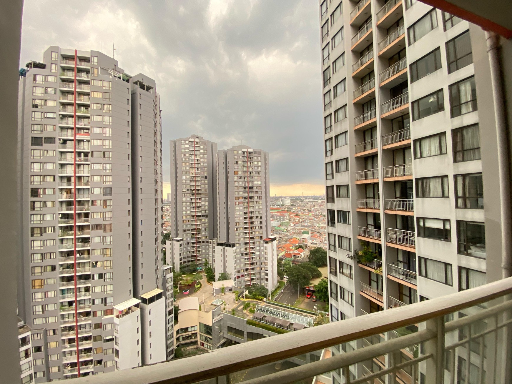 Apartemen Horison Rasuna Epicentrum Kuningan ex Aston Rasuna 2 BR - Sudah Renovasi Dekat ke LRT Busway