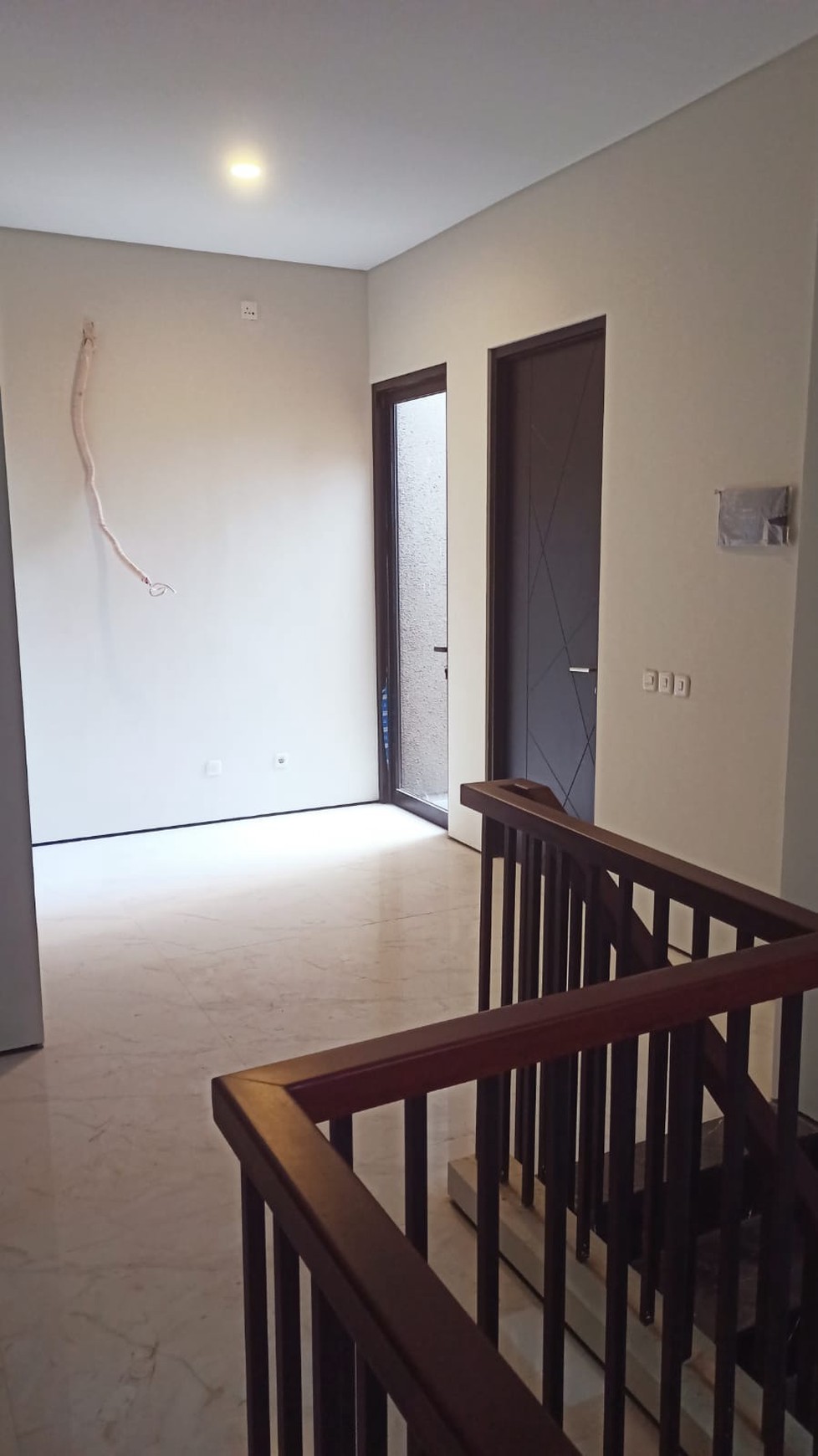Rumah Baru Gress Modern Mewah DiJual di Citraland Surabaya Barat