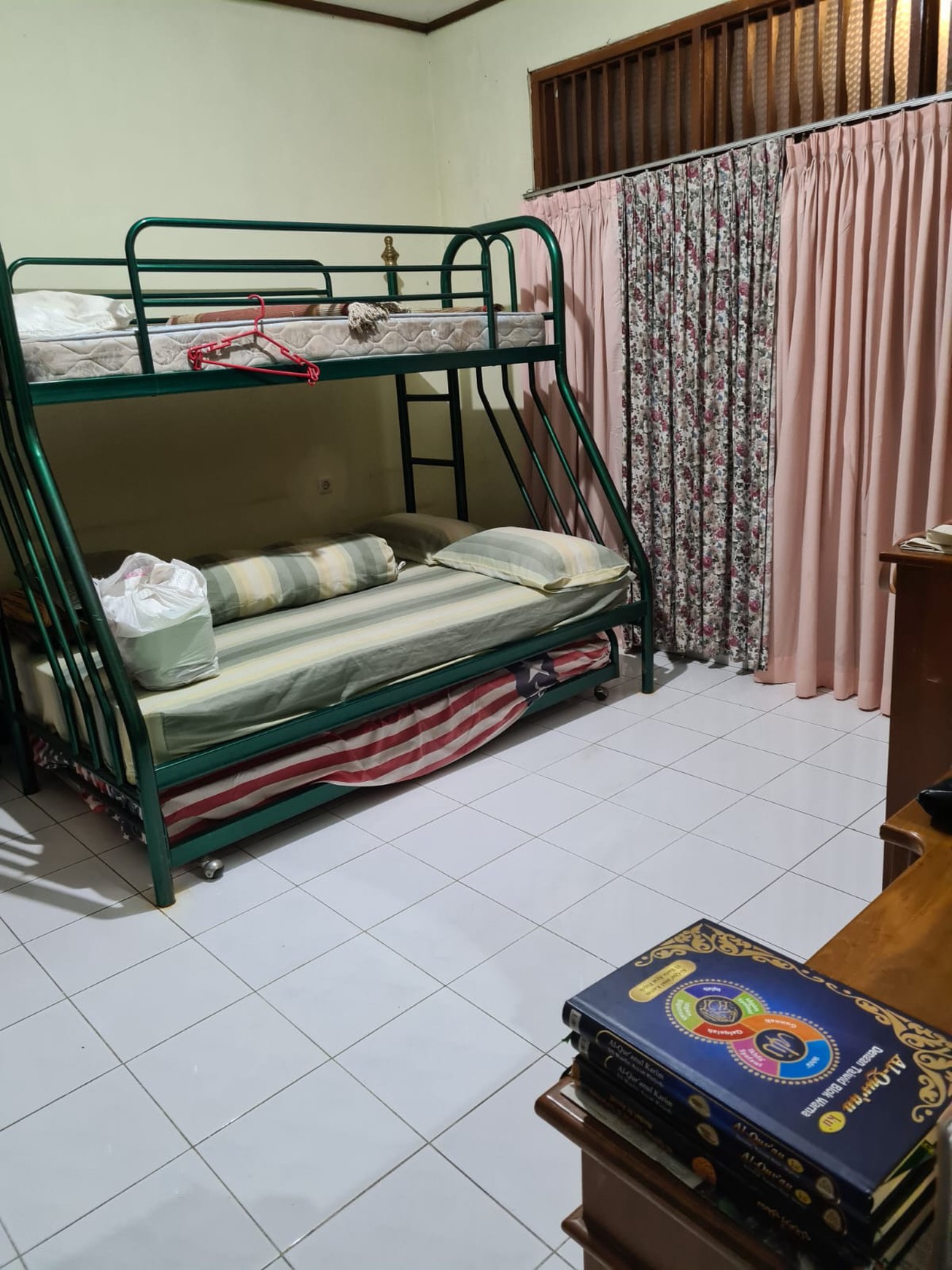 Rumah Siap Huni Berlokasi di Komplek Perumahan, Nyaman & Tidak Berisik @Jakarta Selatan