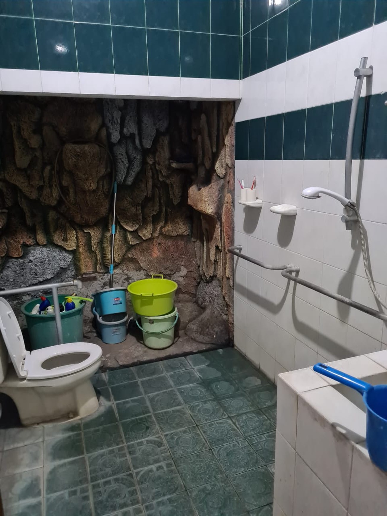 Rumah Siap Huni Berlokasi di Komplek Perumahan, Nyaman & Tidak Berisik @Jakarta Selatan