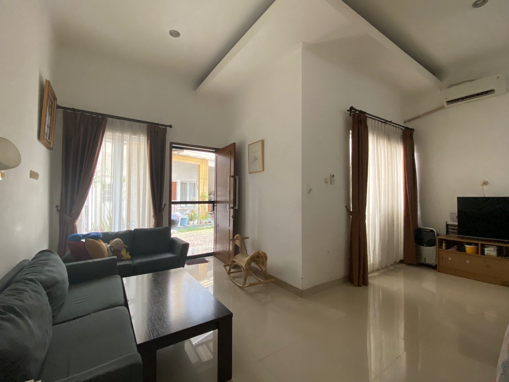 Rumah Nyaman Dalam Cluster Seberang Living Plaza Cinere Raya
