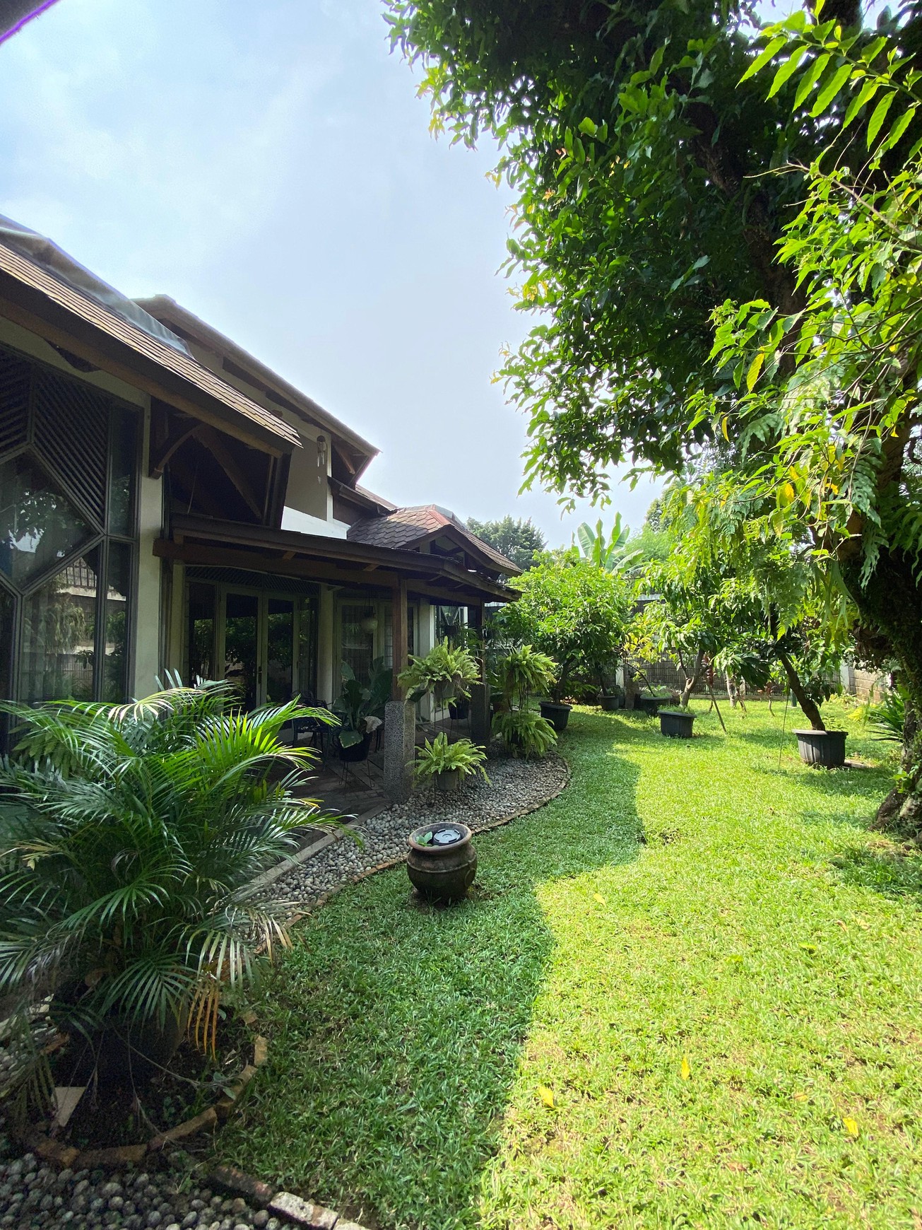 Rumah Mewah Luas Tanah 720 m2 - Lokasi Premium di Cinere, Harga Nego