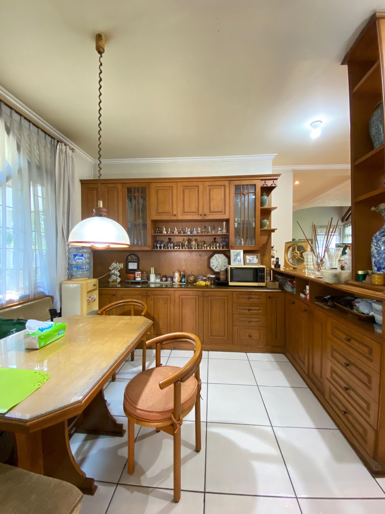 Rumah Mewah Luas Tanah 720 m2 - Lokasi Premium di Cinere, Harga Nego