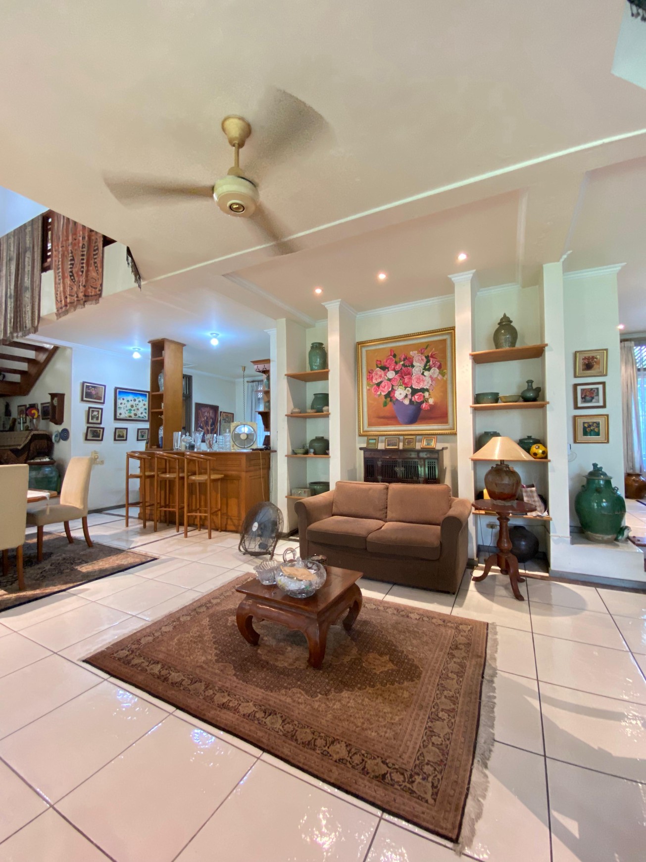 Rumah Mewah Luas Tanah 720 m2 - Lokasi Premium di Cinere, Harga Nego