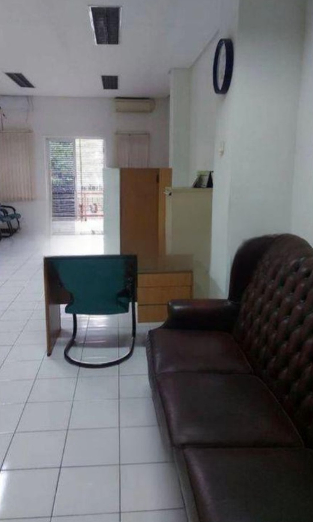 Dijual Ruko 4 Lantai Lokasi Strategis Di Cikini Menteng Cocok Sekali Untuk Kantor, Klinik, Apotik Maupun Resto