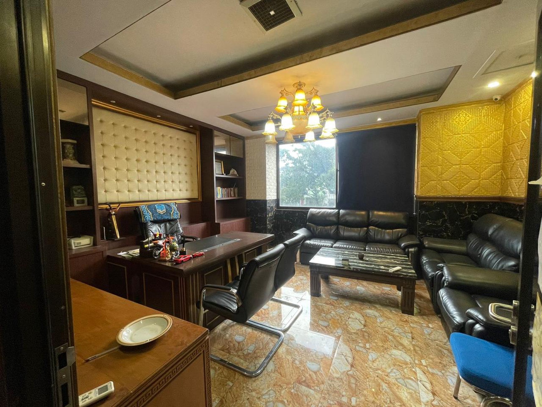 Ruko Semi Furnished Siap Pakai Bagus dan Lokasi Strategis Pinggir Jalan Raya @Graha Raya