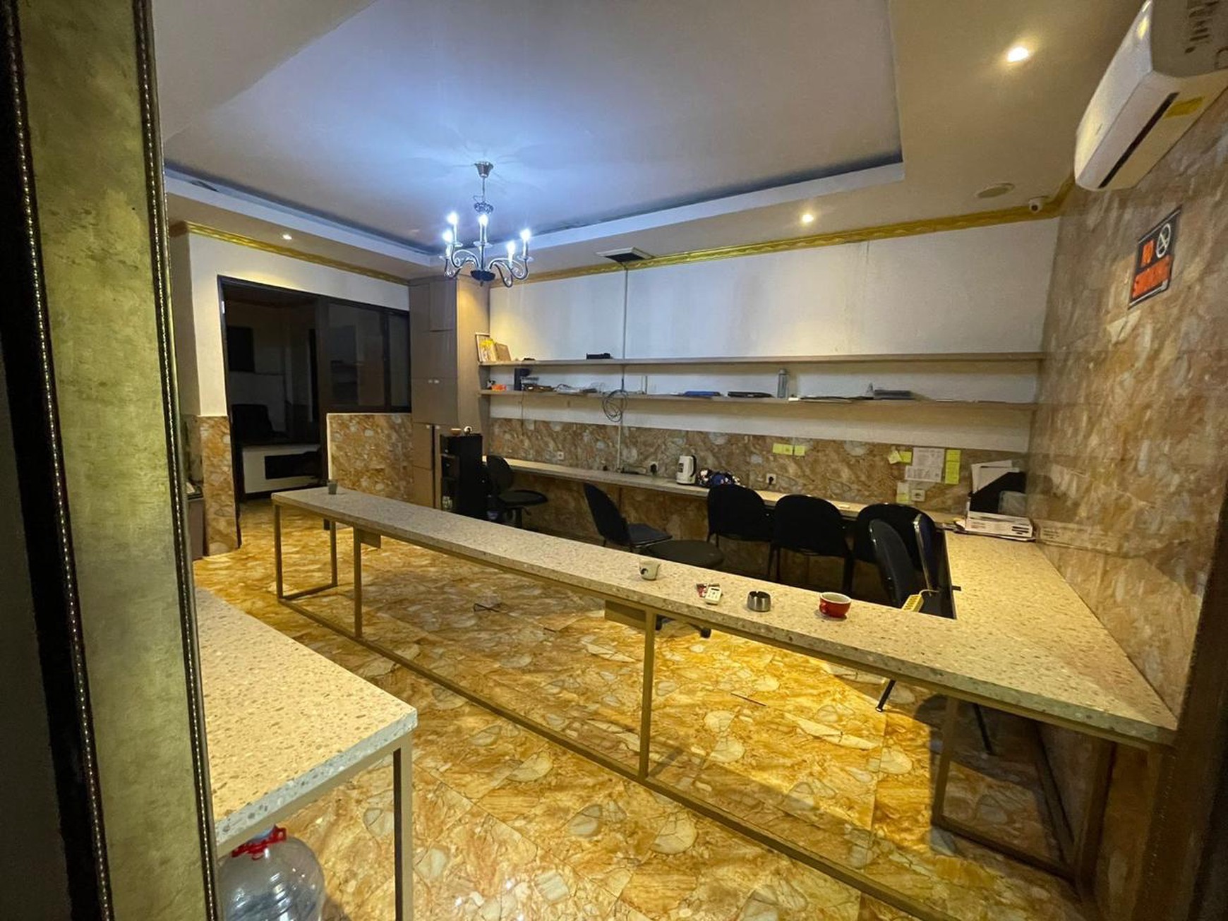 Ruko Semi Furnished Siap Pakai Bagus dan Lokasi Strategis Pinggir Jalan Raya @Graha Raya